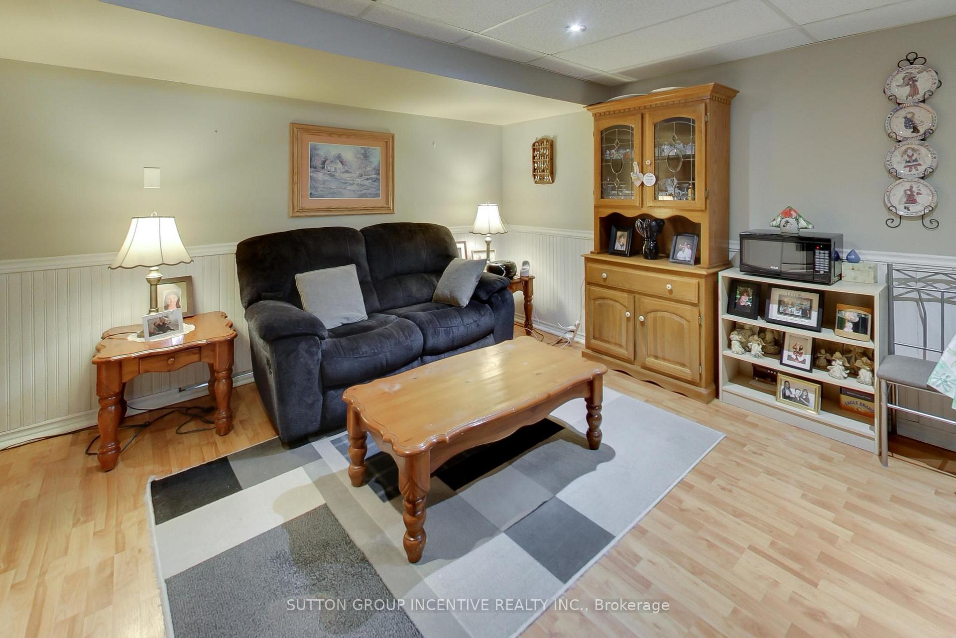 Photo 19 of 32 Gore Drive, Barrie, Ardagh — HOMEH