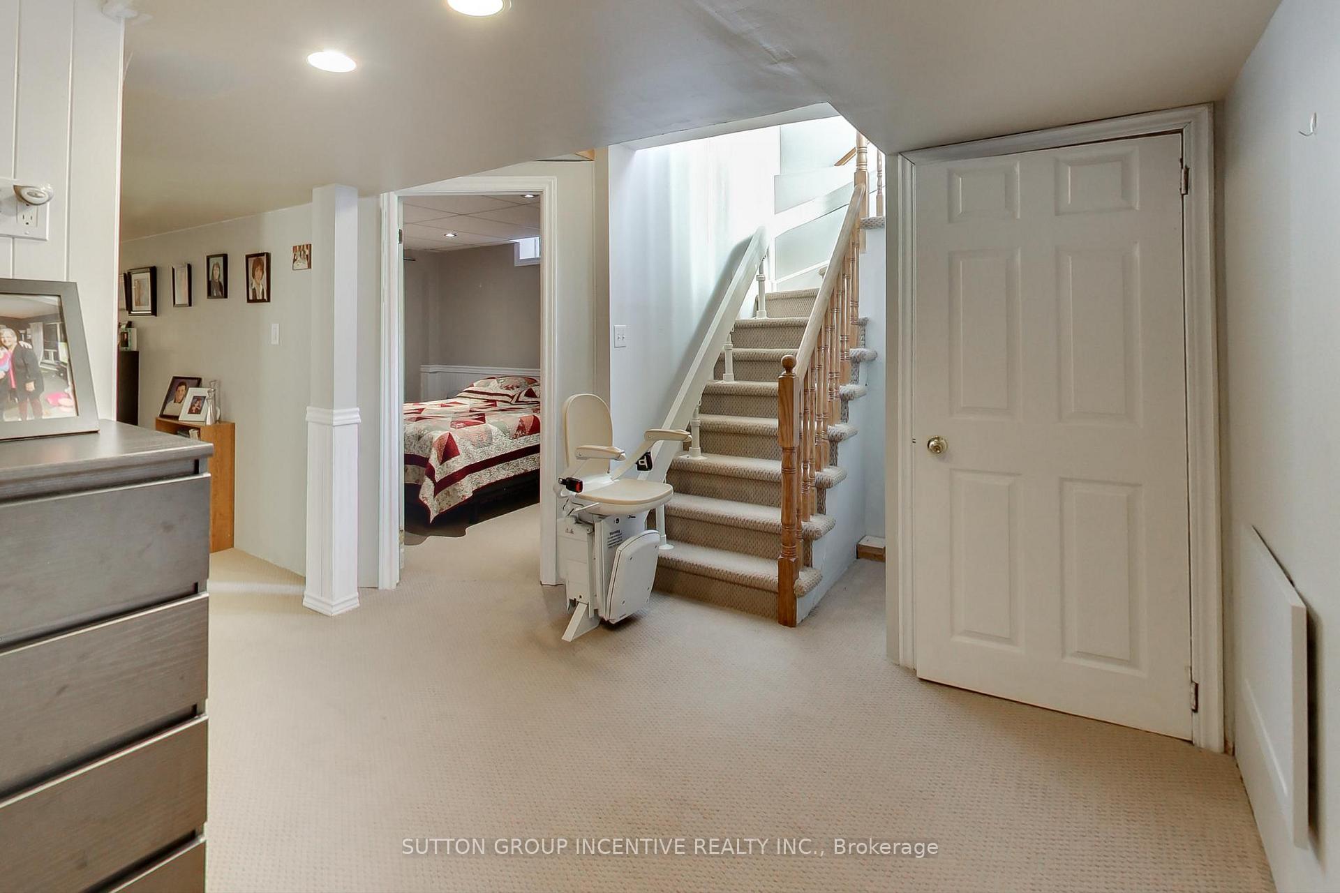 Photo 21 of 32 Gore Drive, Barrie, Ardagh — HOMEH