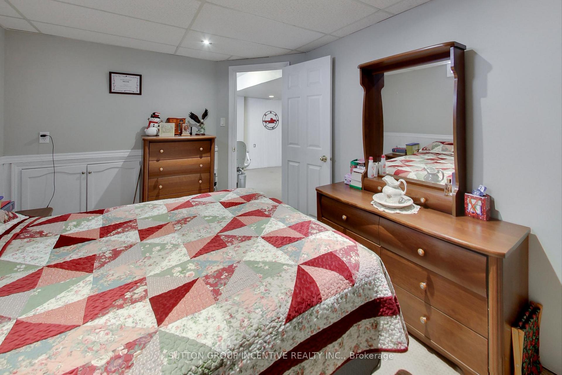 Photo 23 of 32 Gore Drive, Barrie, Ardagh — HOMEH
