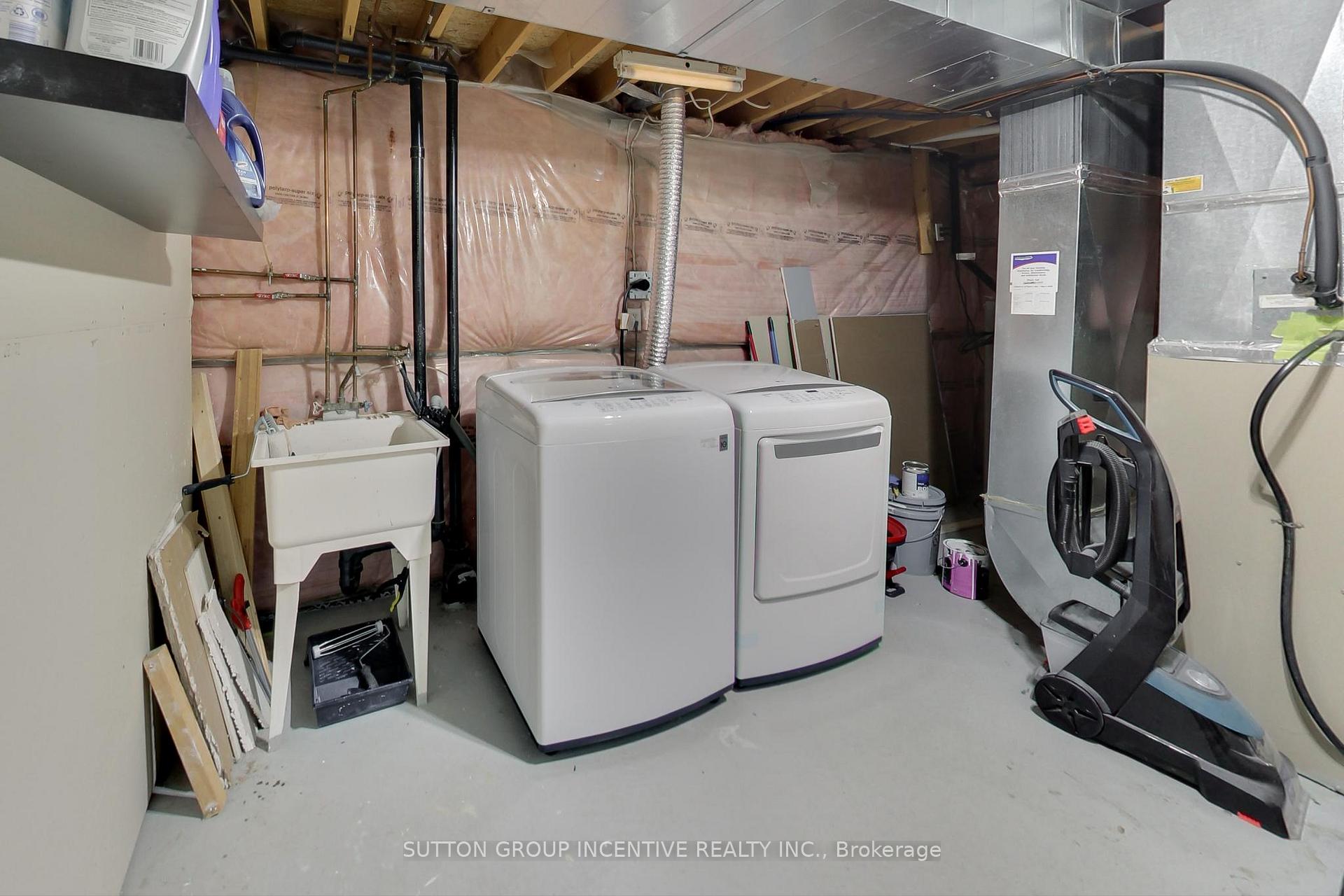 Photo 26 of 32 Gore Drive, Barrie, Ardagh — HOMEH