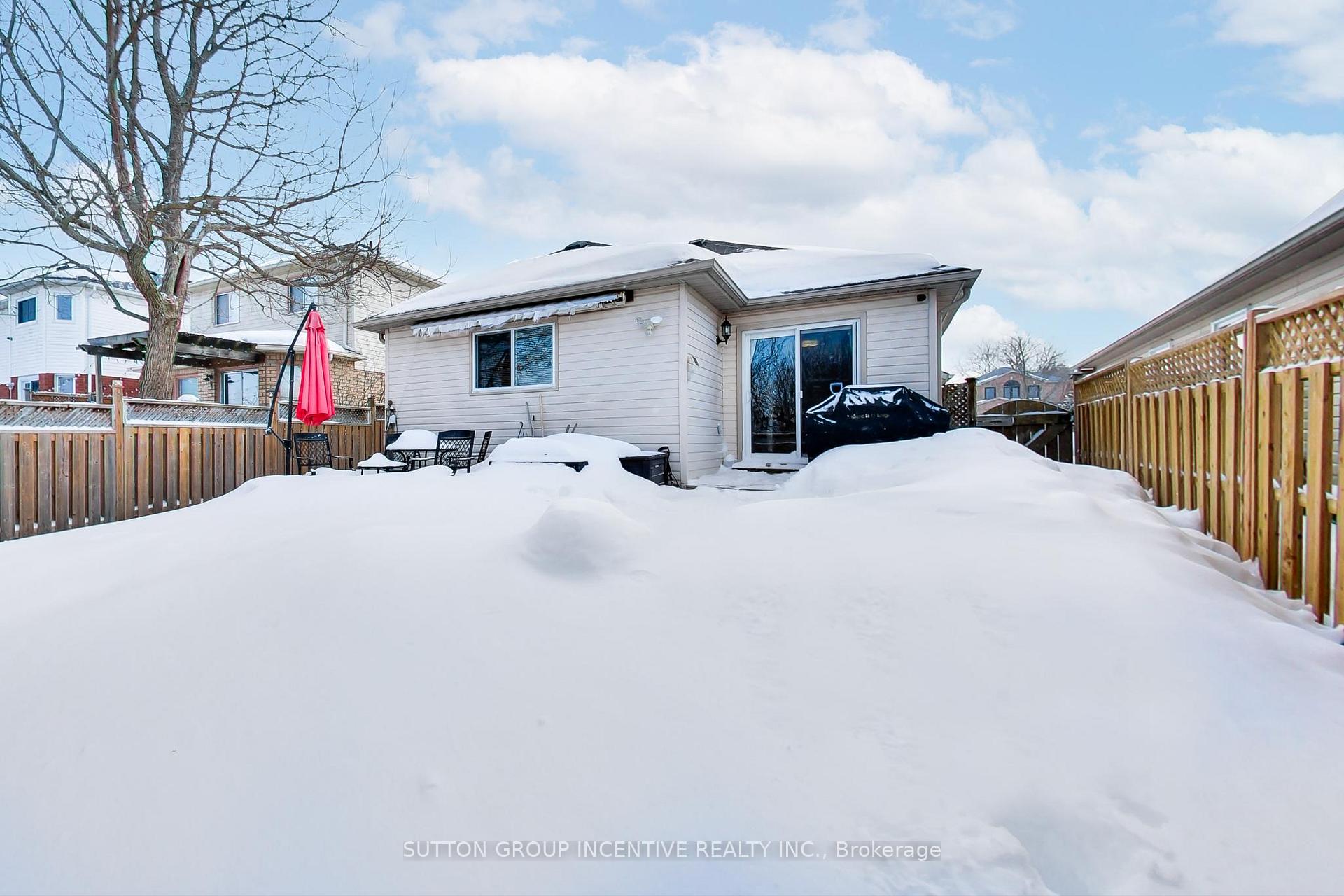 Photo 28 of 32 Gore Drive, Barrie, Ardagh — HOMEH