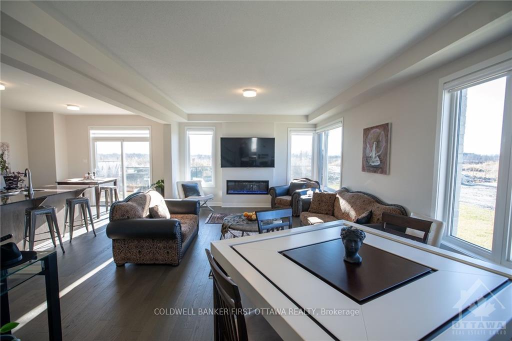 Photo 4 of 659 Fenwick Way, Ottawa, Barrhaven - Stonebridge — HOMEH