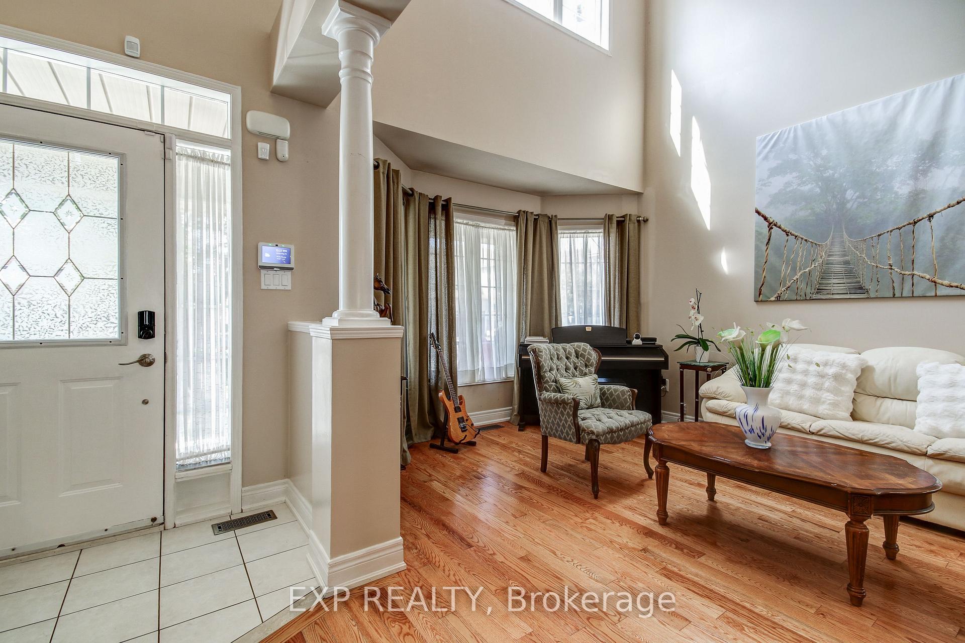 Photo 7 of 45 Marbleseed Crescent, Brampton, Sandringham-Wellington — HOMEH