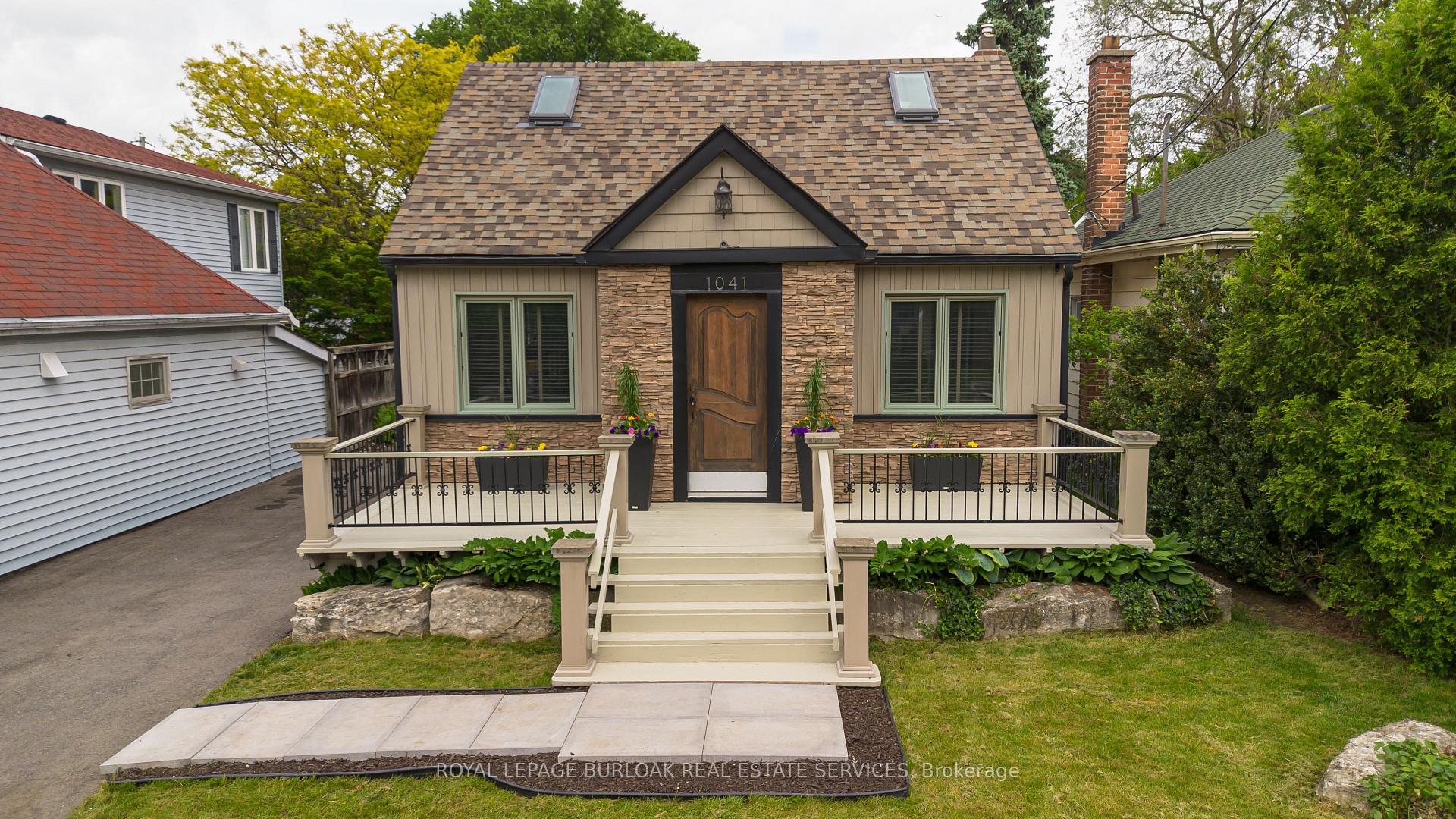Front of 1041 Plains View Avenue