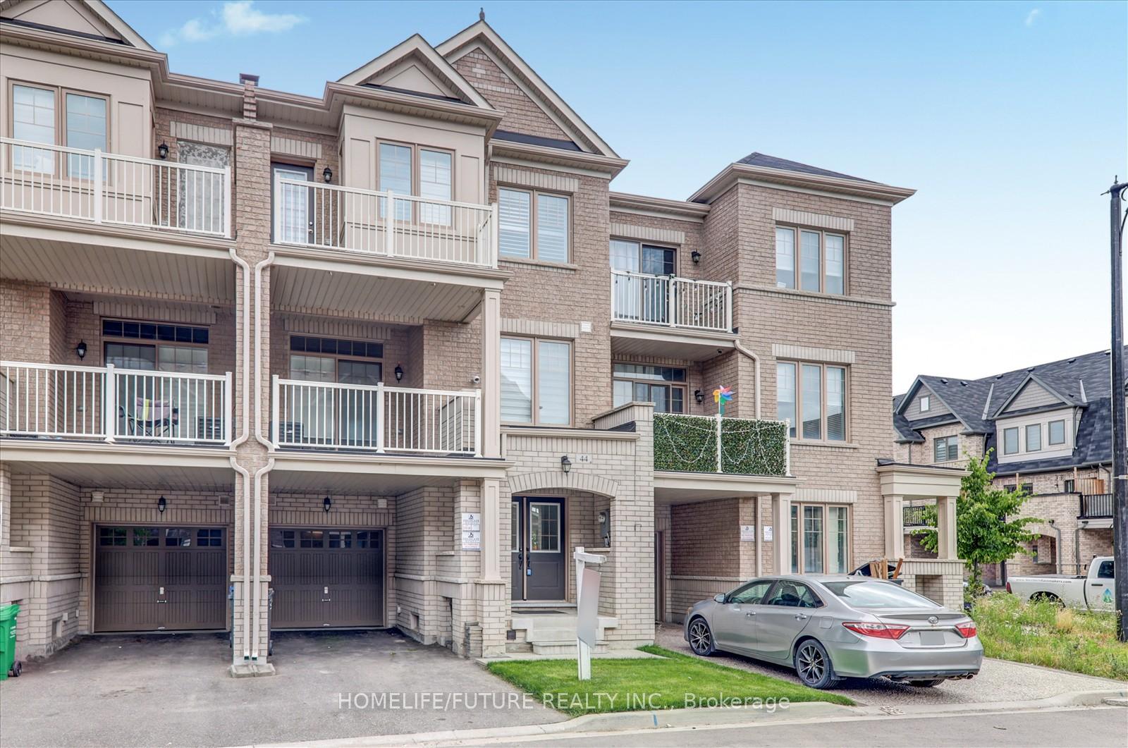 Photo 4 of 44 Haymarket Drive, Brampton, Northwest Brampton — HOMEH