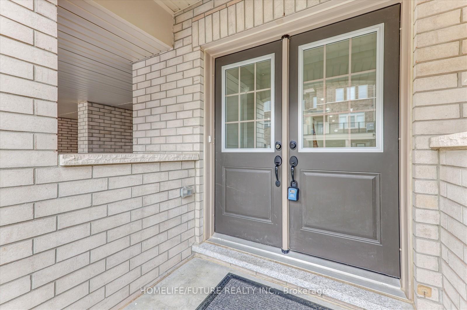 Photo 5 of 44 Haymarket Drive, Brampton, Northwest Brampton — HOMEH