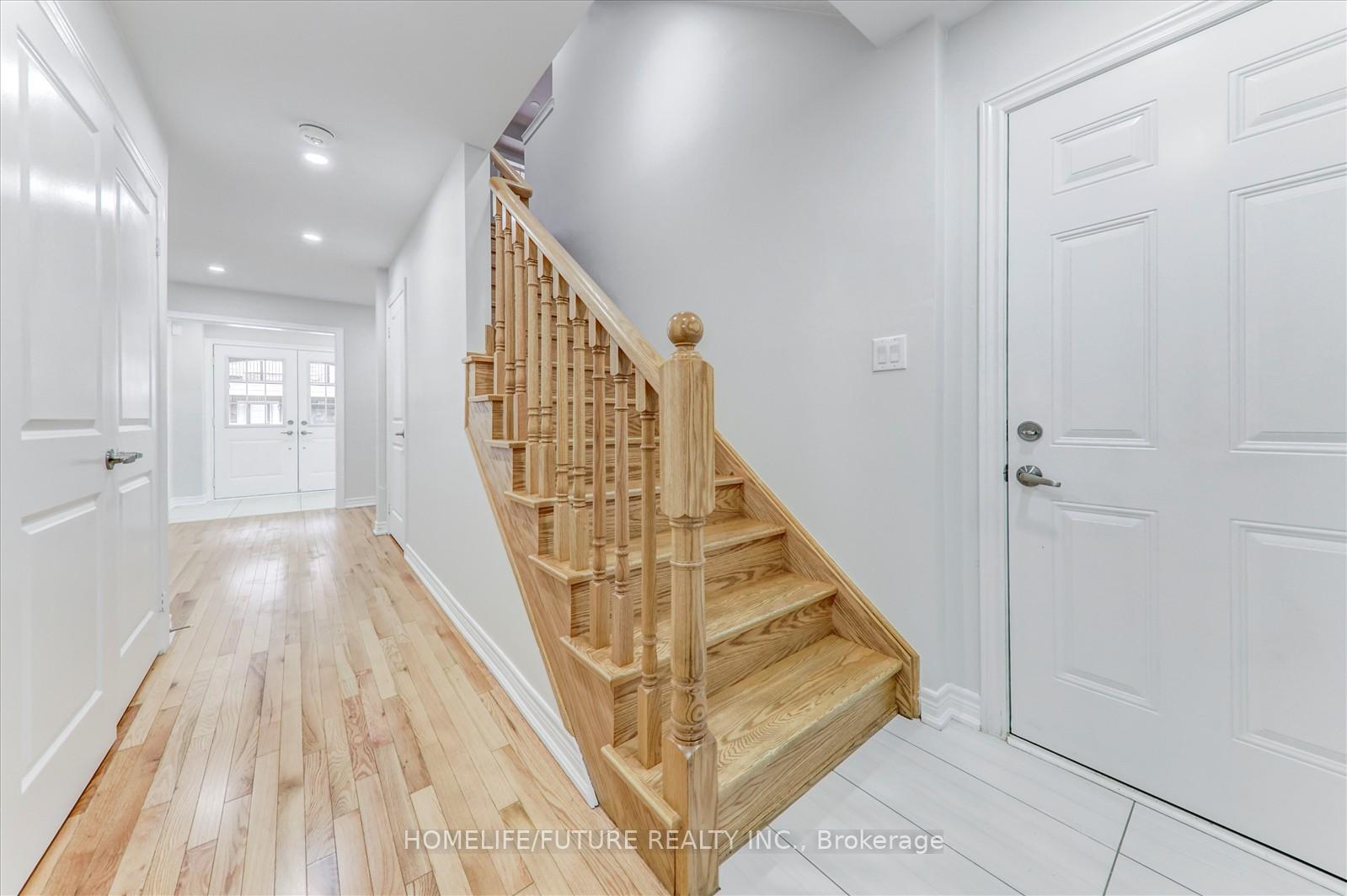 Photo 8 of 44 Haymarket Drive, Brampton, Northwest Brampton — HOMEH