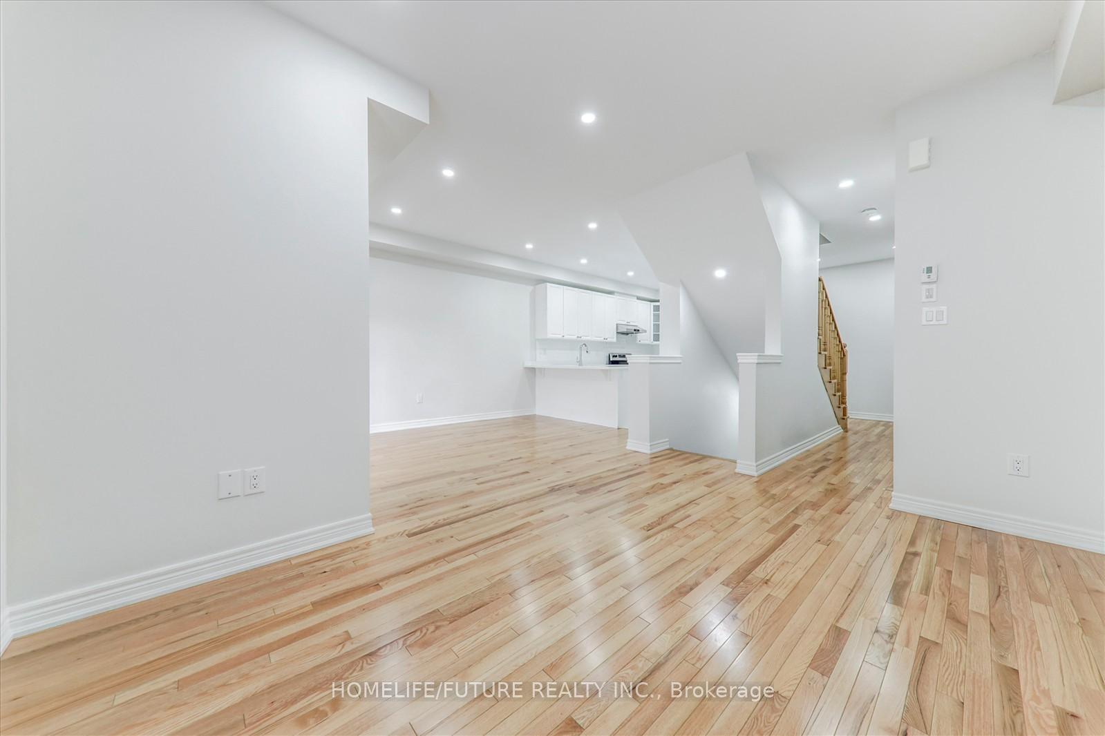 Photo 9 of 44 Haymarket Drive, Brampton, Northwest Brampton — HOMEH