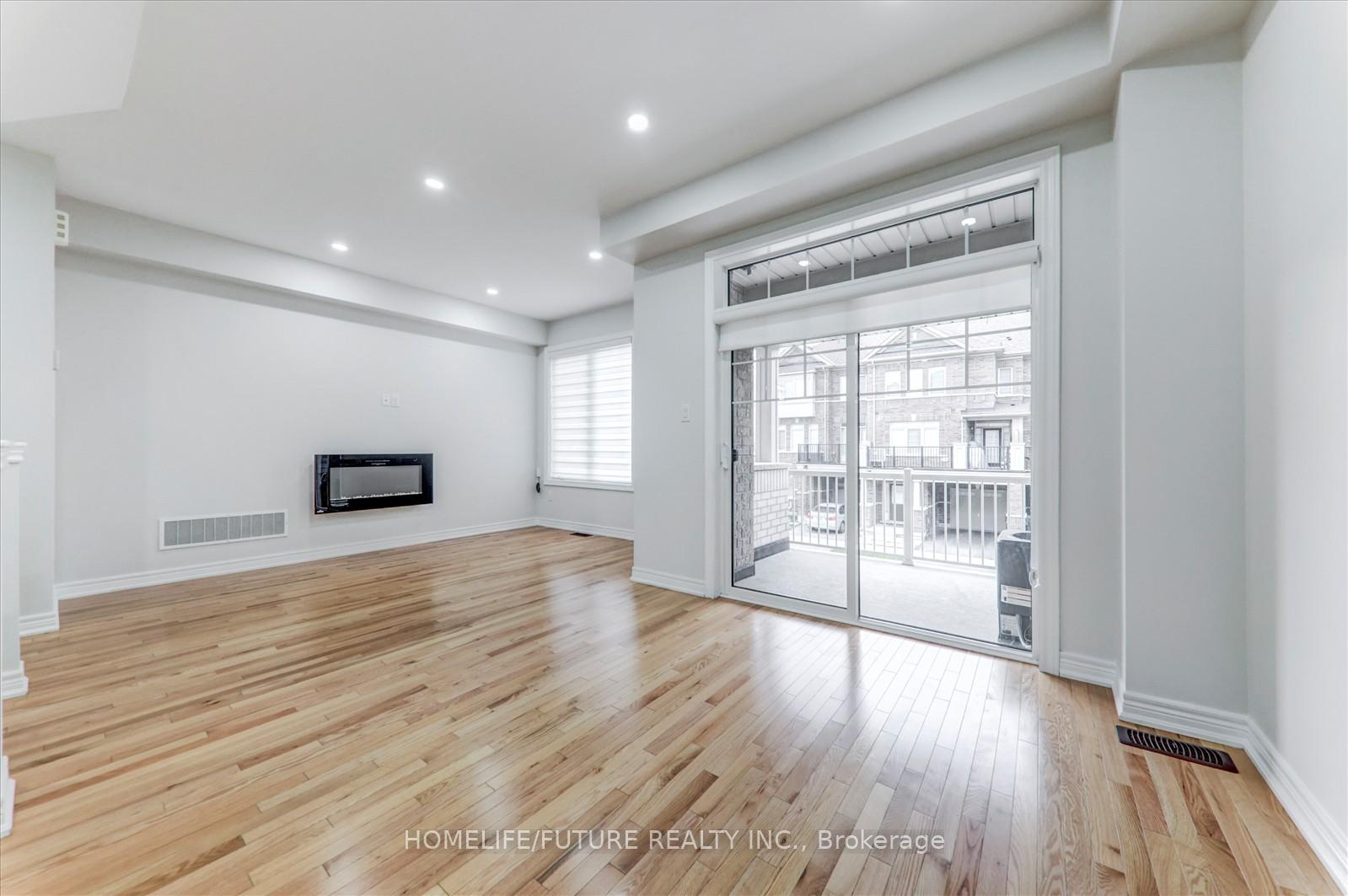 Photo 12 of 44 Haymarket Drive, Brampton, Northwest Brampton — HOMEH