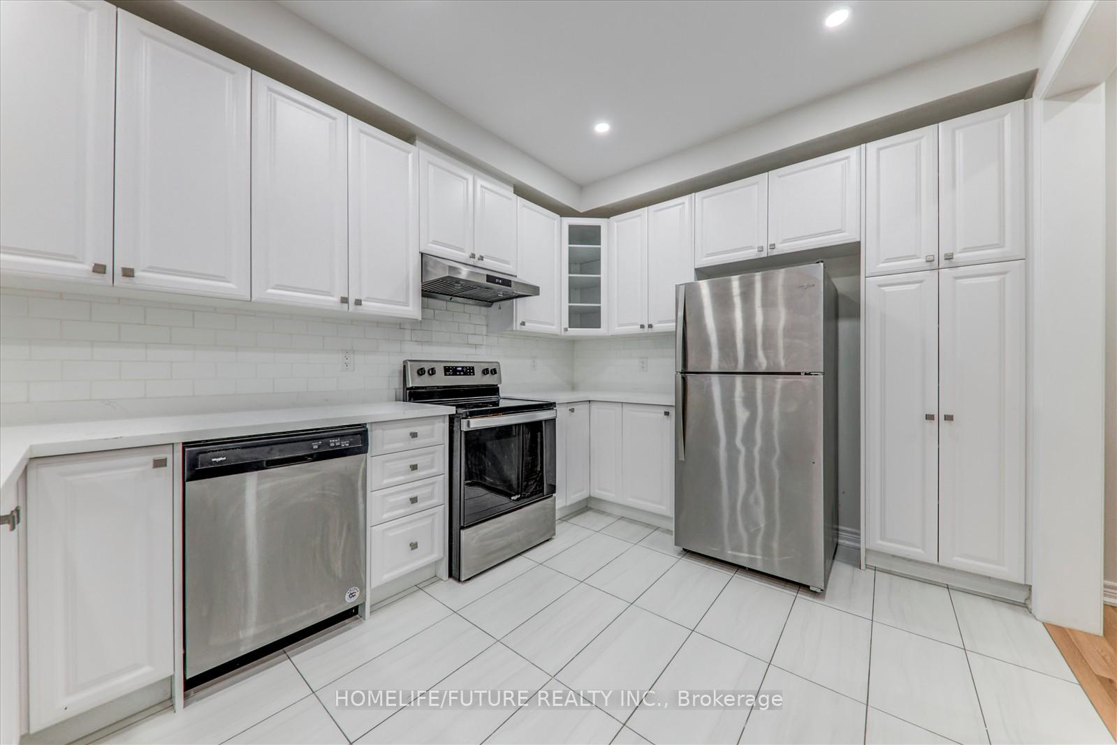 Photo 16 of 44 Haymarket Drive, Brampton, Northwest Brampton — HOMEH