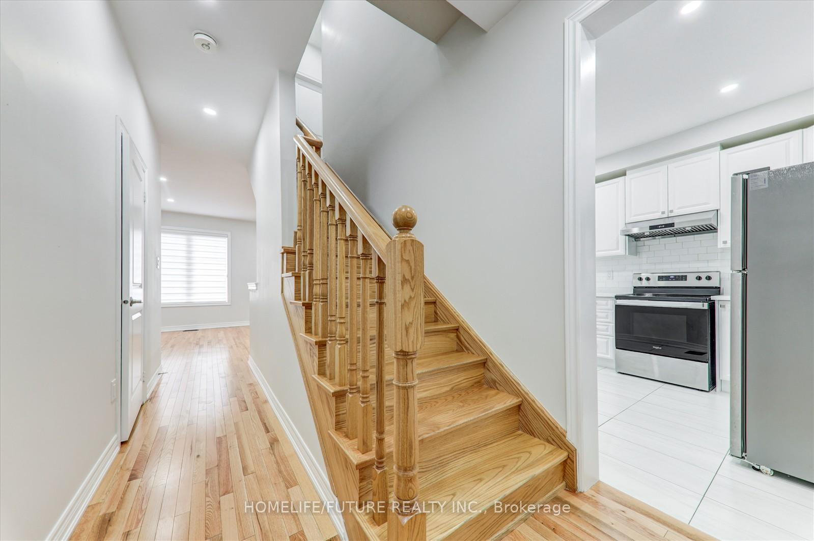Photo 21 of 44 Haymarket Drive, Brampton, Northwest Brampton — HOMEH