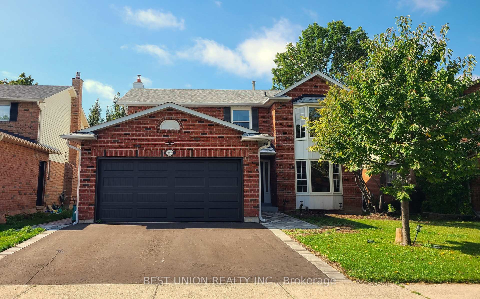 Photo 1 of 3229 Appollo Road, Burlington, Headon — HOMEH