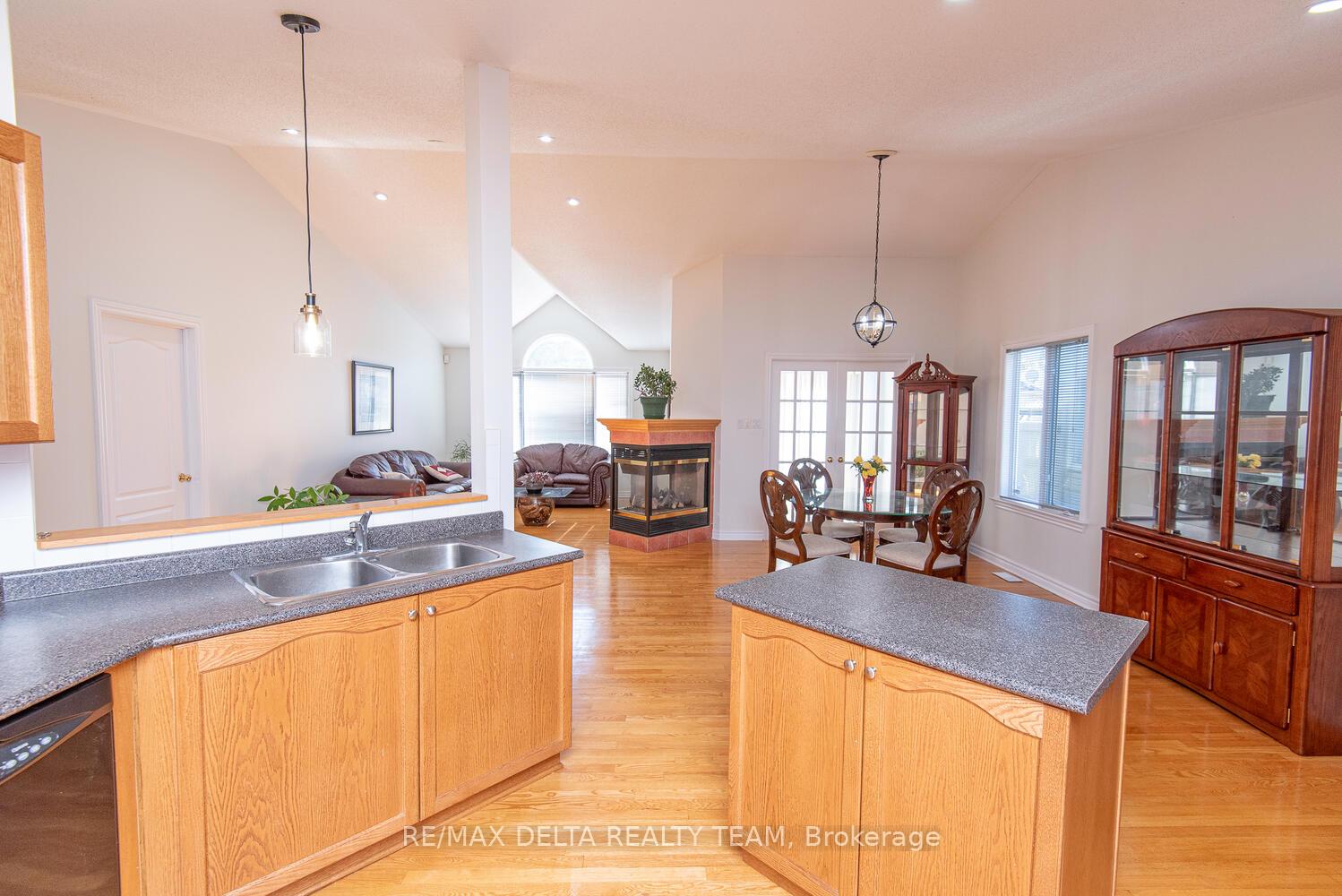 Photo 5 of 8 Spinney Way, Ottawa, Barrhaven - Longfields — HOMEH
