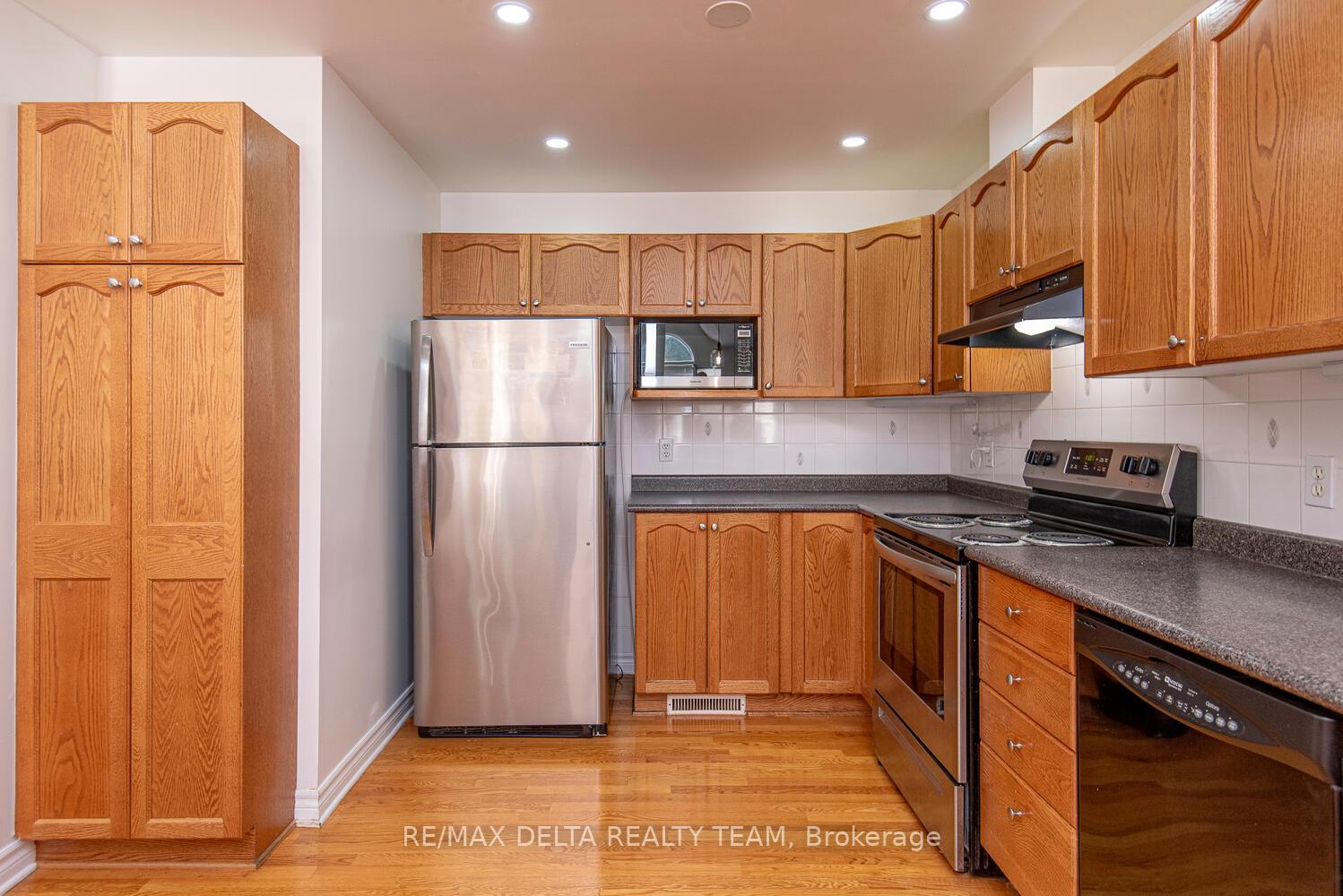Photo 6 of 8 Spinney Way, Ottawa, Barrhaven - Longfields — HOMEH