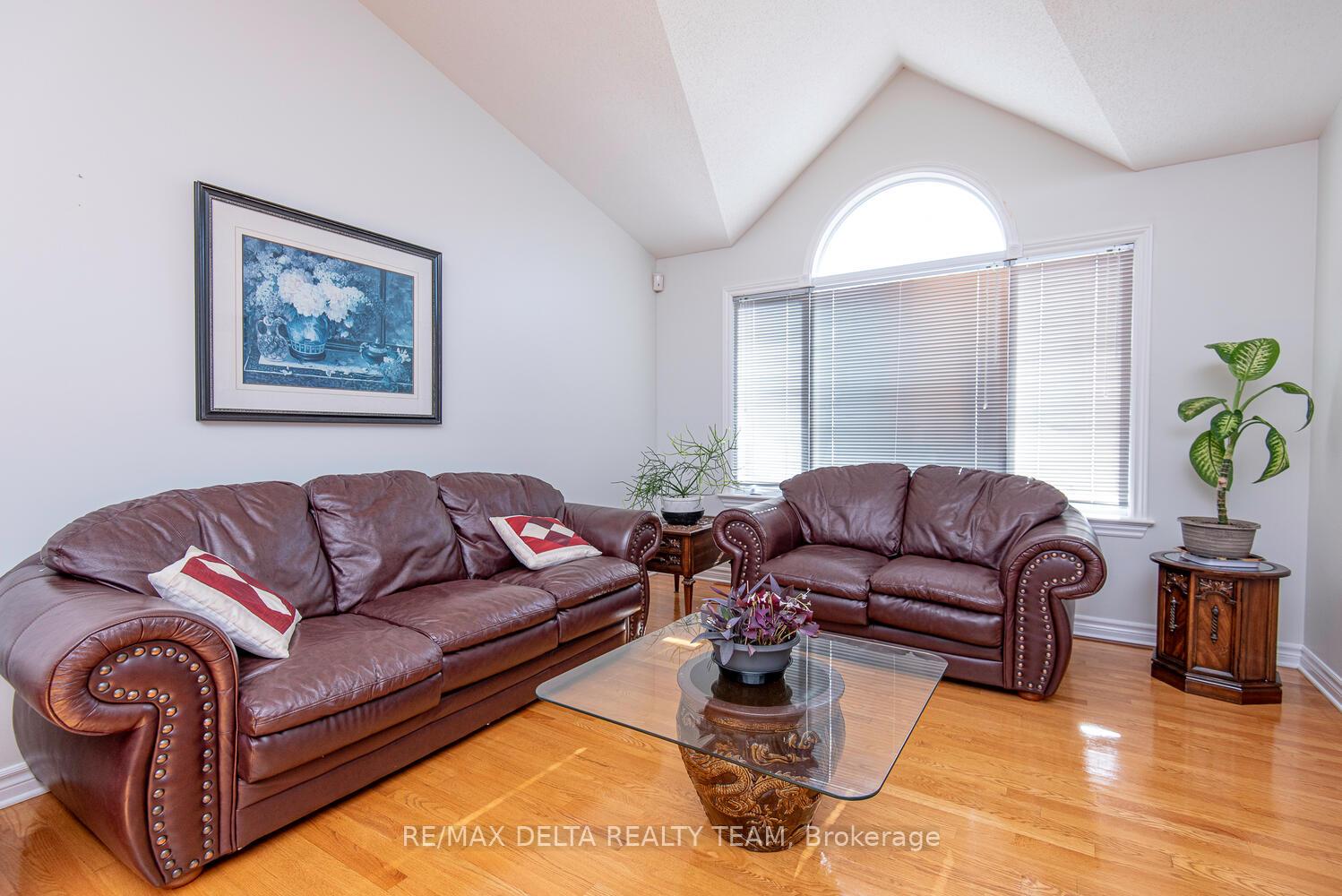 Photo 7 of 8 Spinney Way, Ottawa, Barrhaven - Longfields — HOMEH