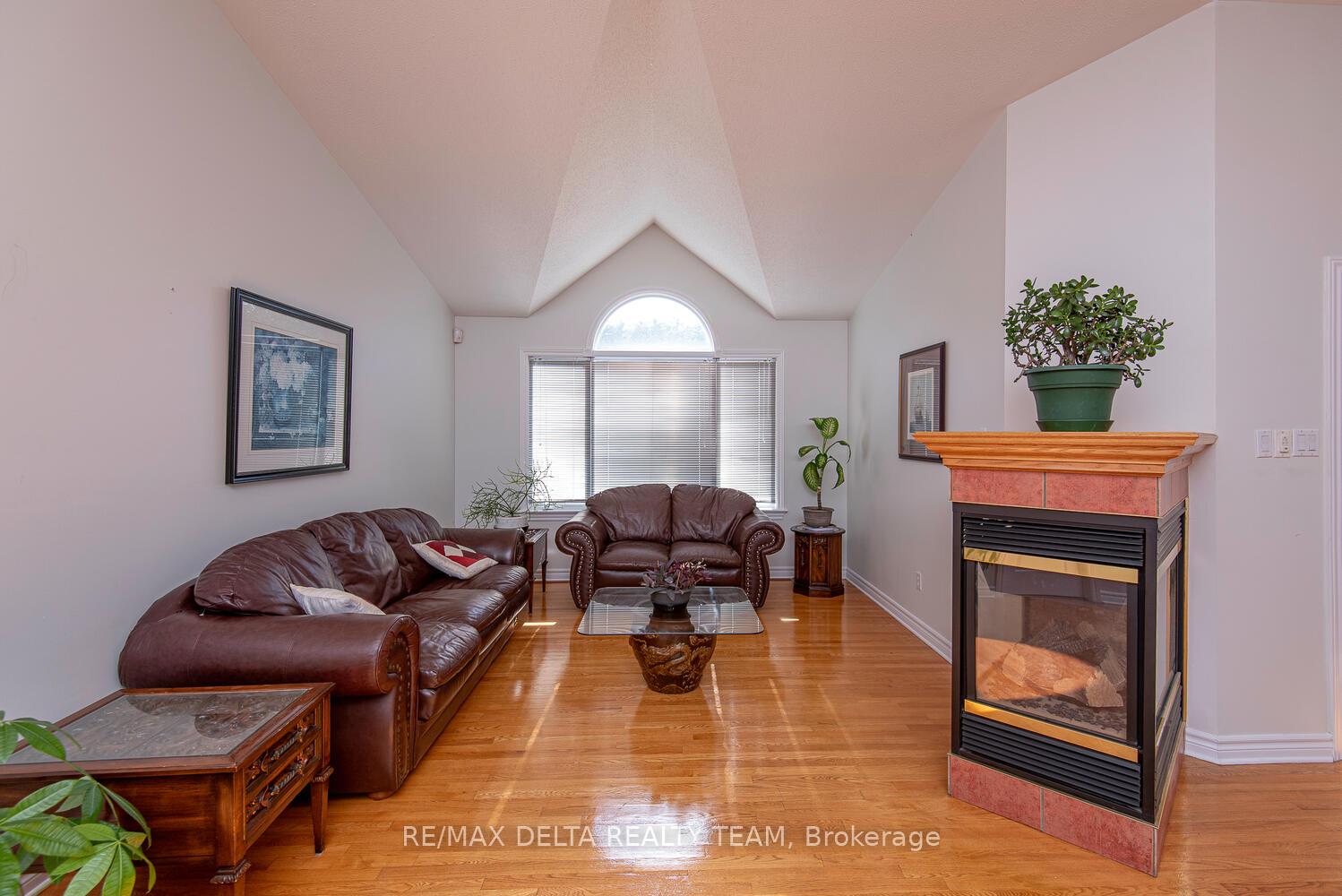 Photo 8 of 8 Spinney Way, Ottawa, Barrhaven - Longfields — HOMEH