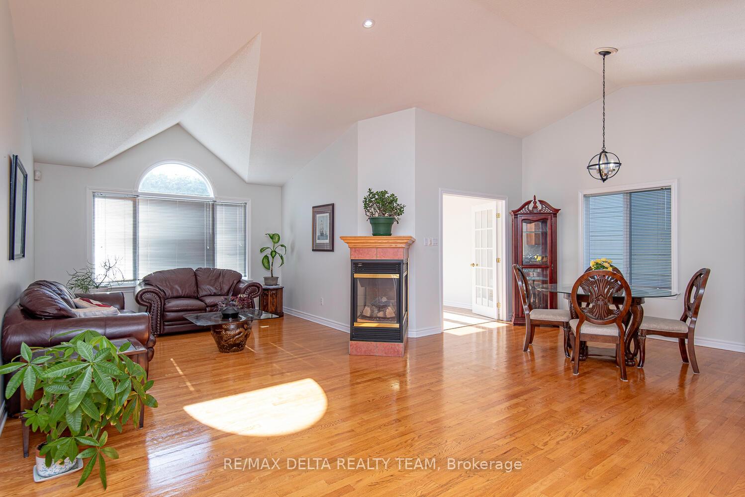 Photo 9 of 8 Spinney Way, Ottawa, Barrhaven - Longfields — HOMEH