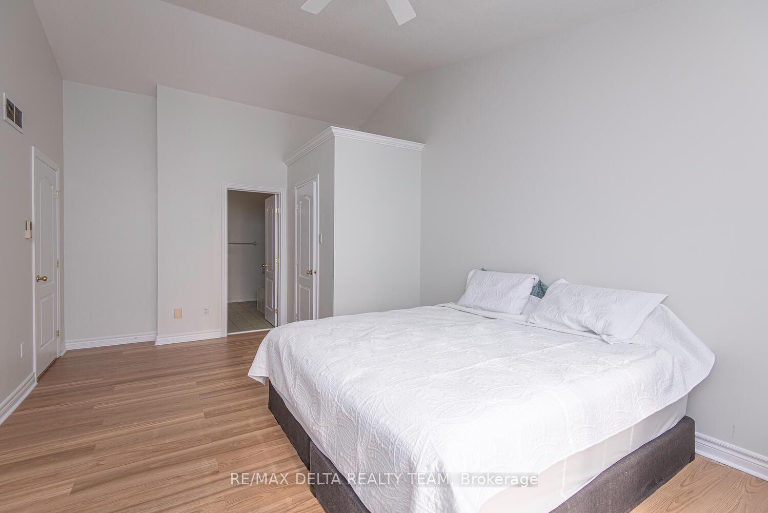 Photo 16 of 8 Spinney Way, Ottawa, Barrhaven - Longfields — HOMEH