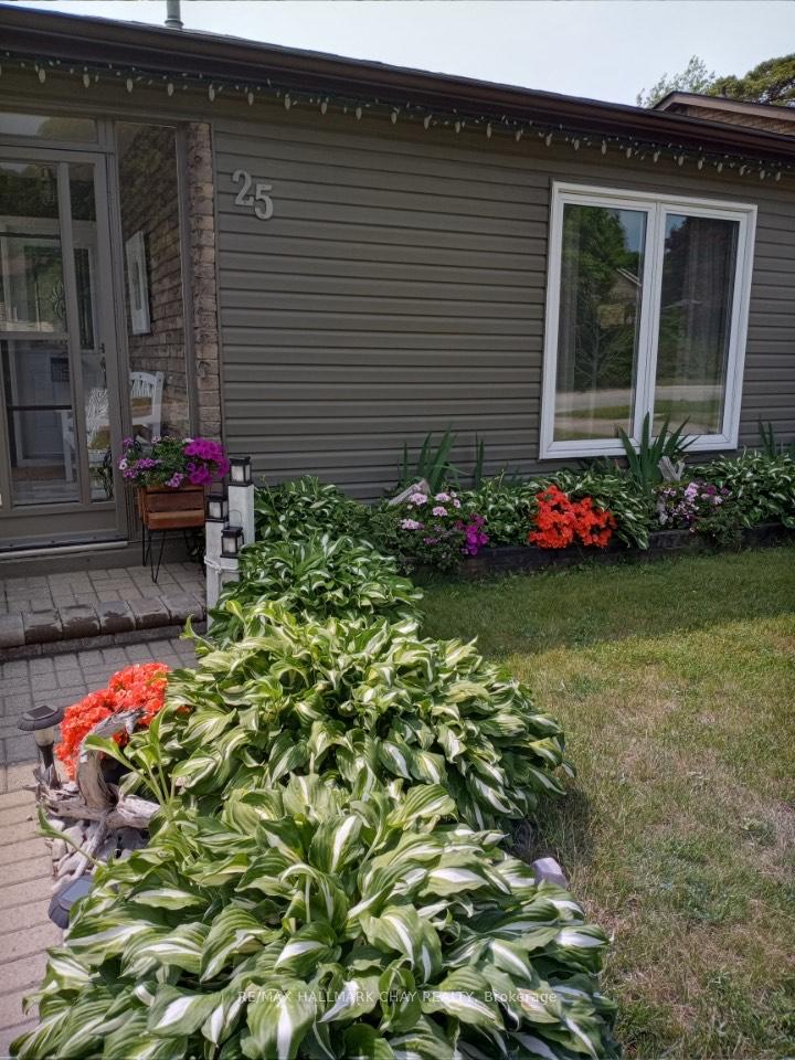 Photo 1 of 25 Shelley Lane, Barrie, Letitia Heights — HOMEH
