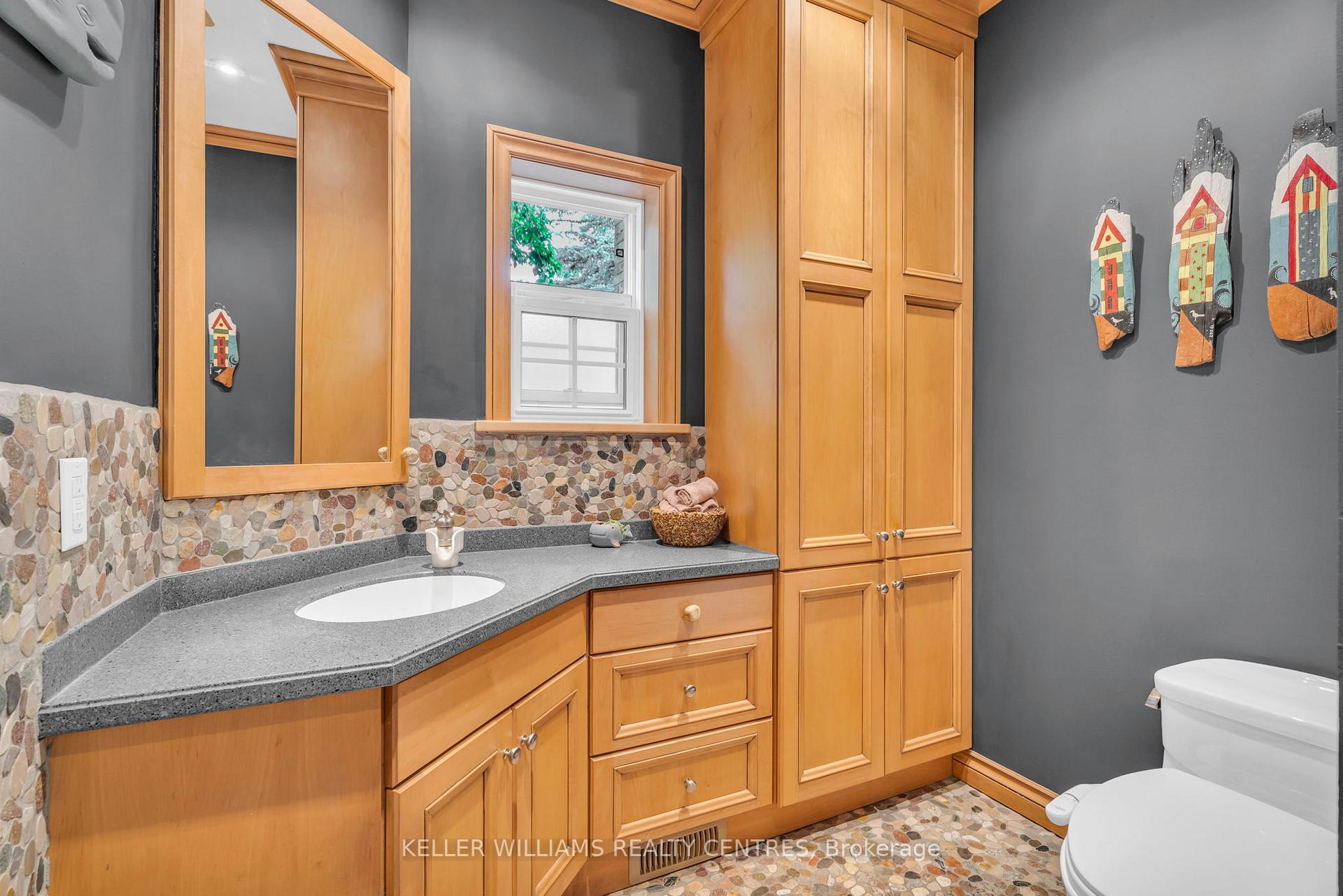 Photo 16 of 80 Connaught Avenue, Aurora, Aurora Village — HOMEH