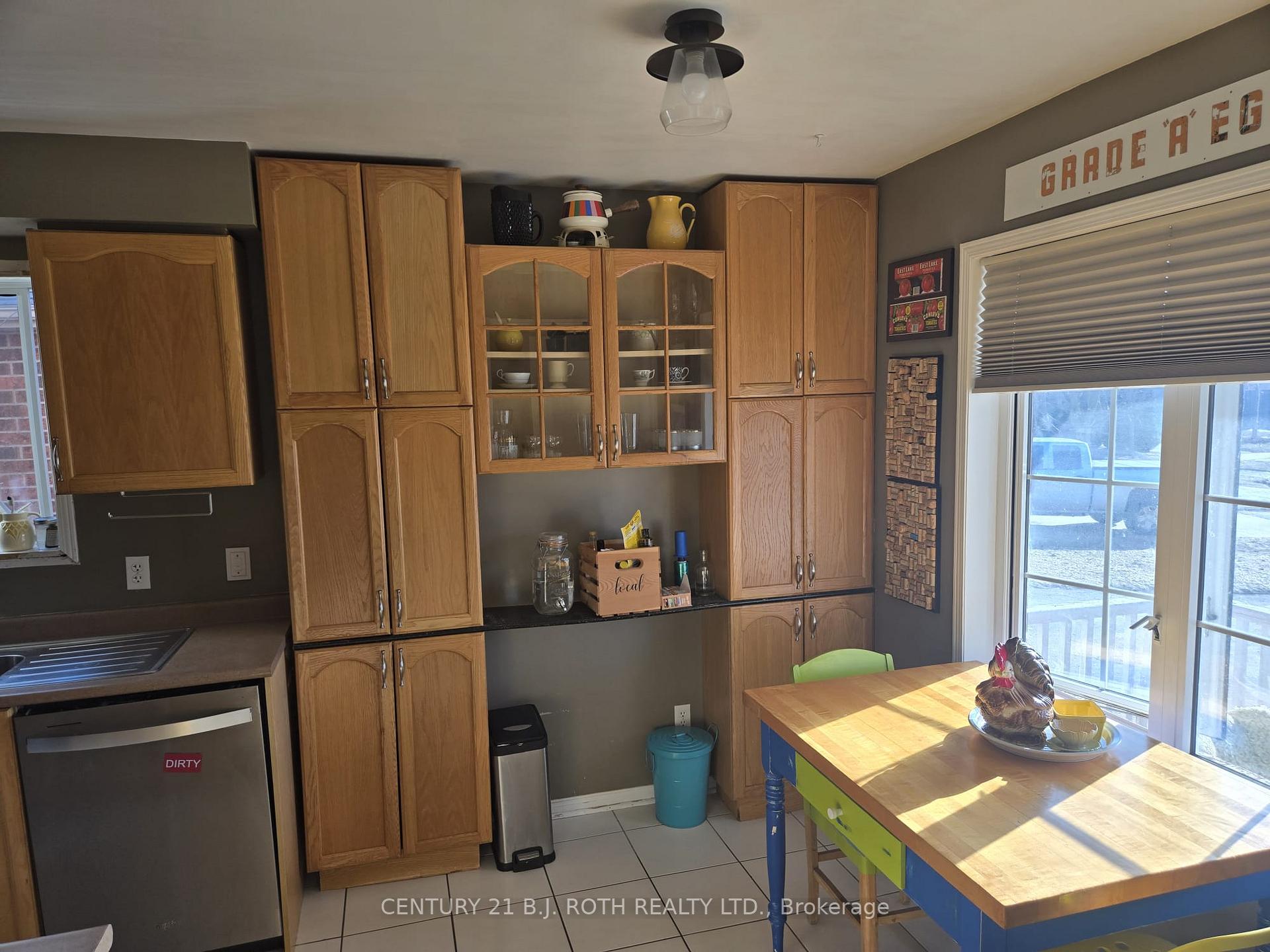 Photo 8 of 33 Wice Road, Barrie, Holly — HOMEH