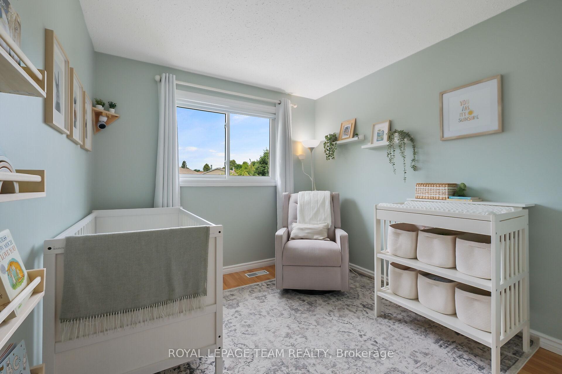 Photo 16 of 12 Bartley Cres, Ottawa, Barrhaven - On the Green — HOMEH