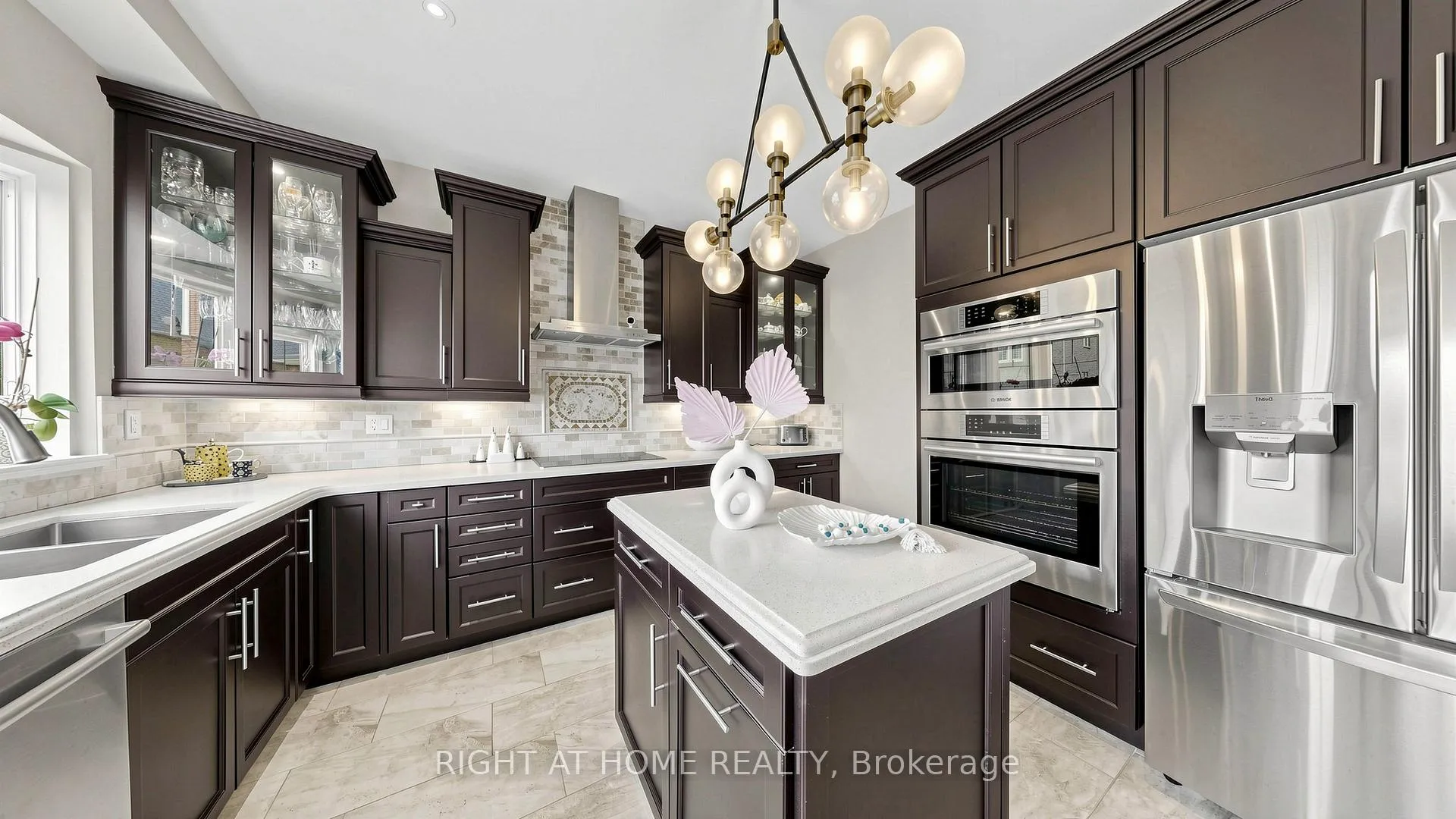 Photo 14 of 121 Sharplin Drive, Ajax, South East — HOMEH