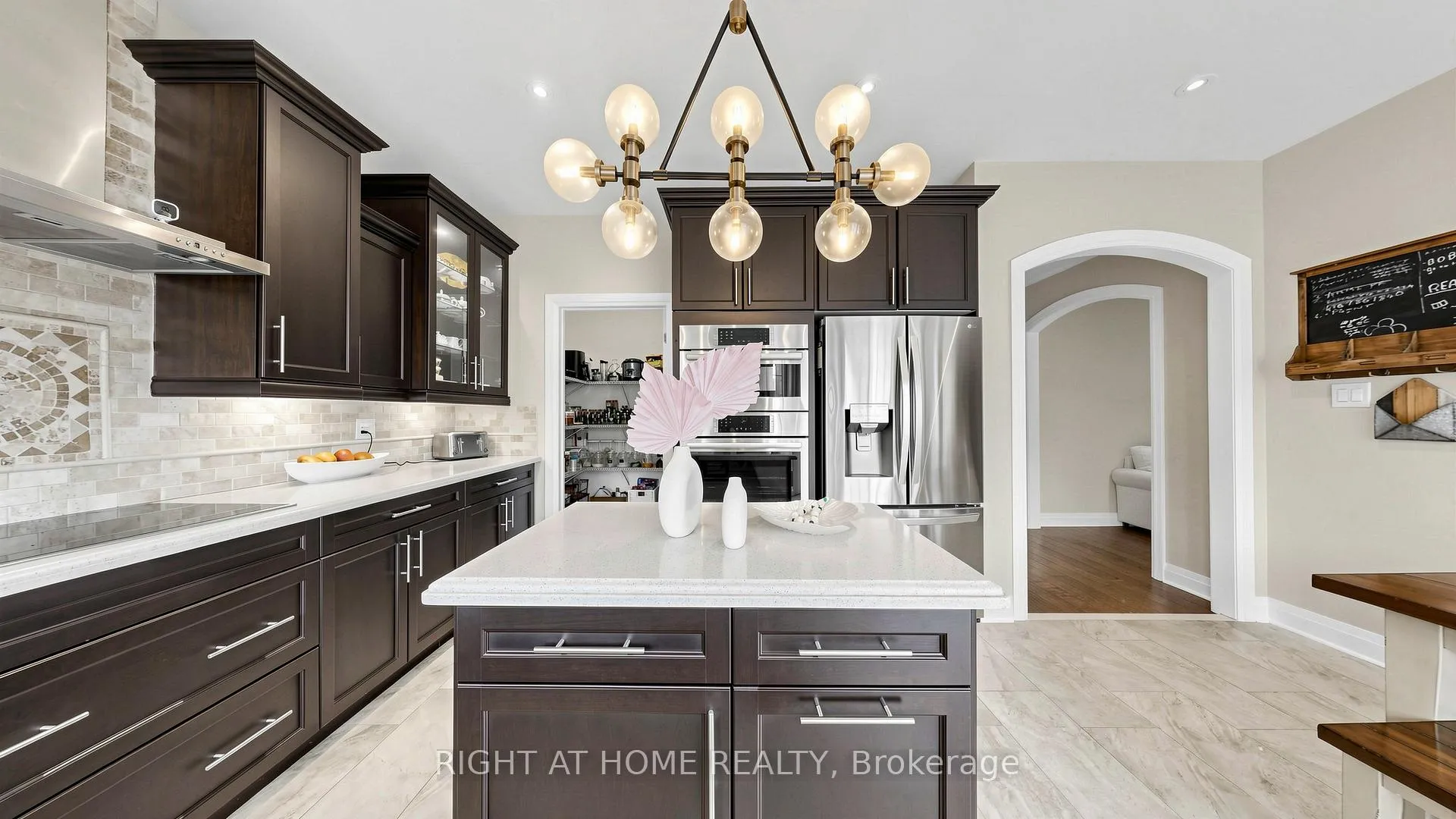Photo 16 of 121 Sharplin Drive, Ajax, South East — HOMEH