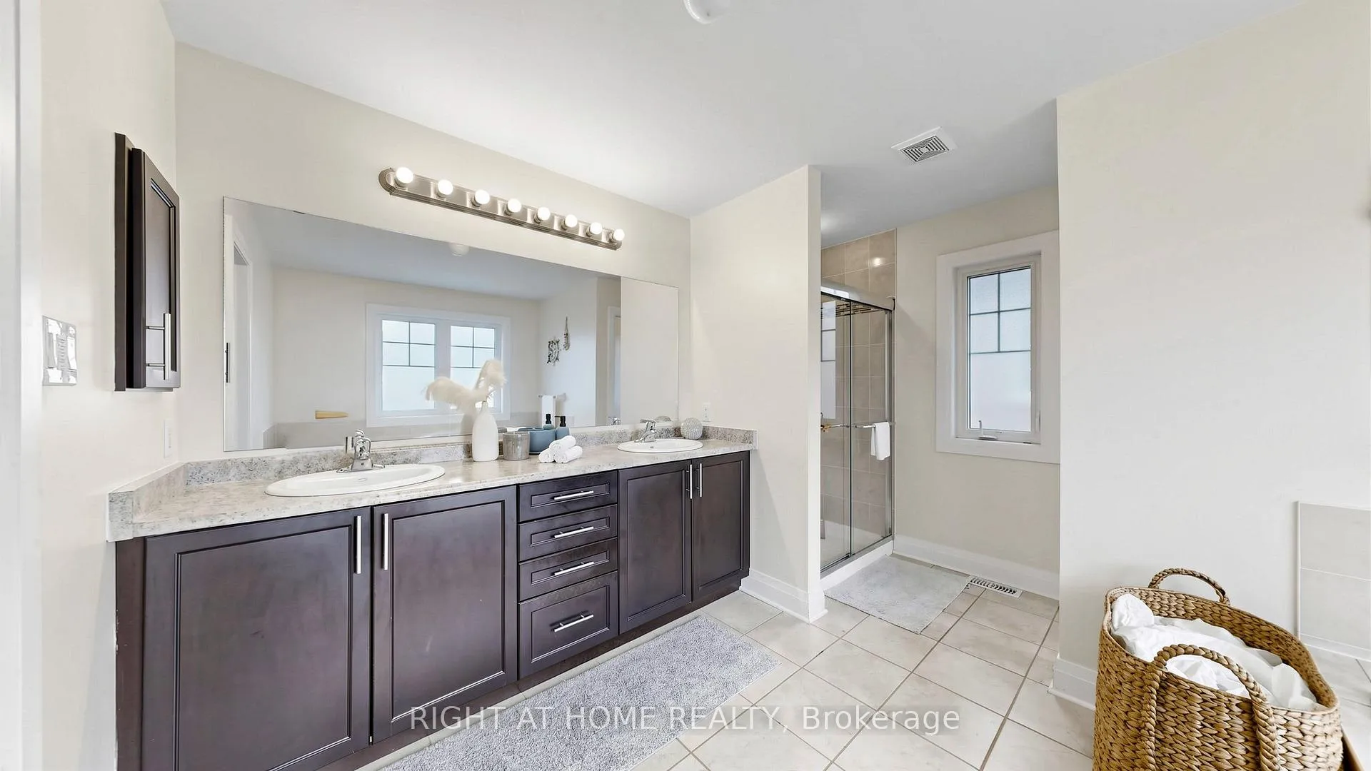 Photo 30 of 121 Sharplin Drive, Ajax, South East — HOMEH