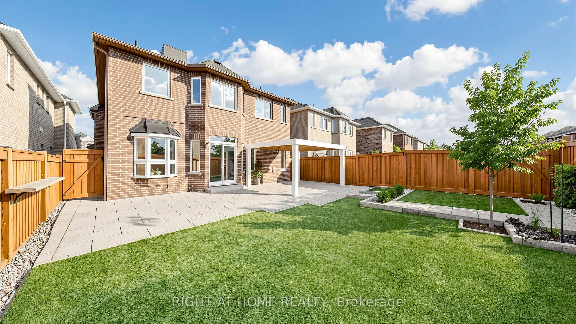 Photo 44 of 121 Sharplin Drive, Ajax, South East — HOMEH