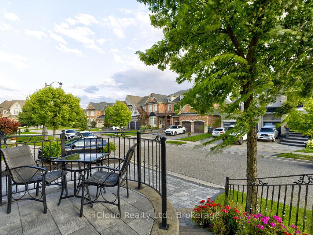Photo 4 of 3 Vissini Way, Brampton, Bram East — HOMEH