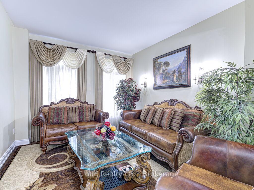 Photo 6 of 3 Vissini Way, Brampton, Bram East — HOMEH