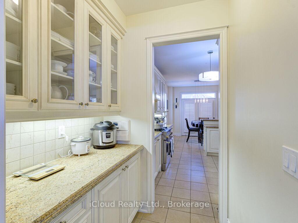 Photo 9 of 3 Vissini Way, Brampton, Bram East — HOMEH
