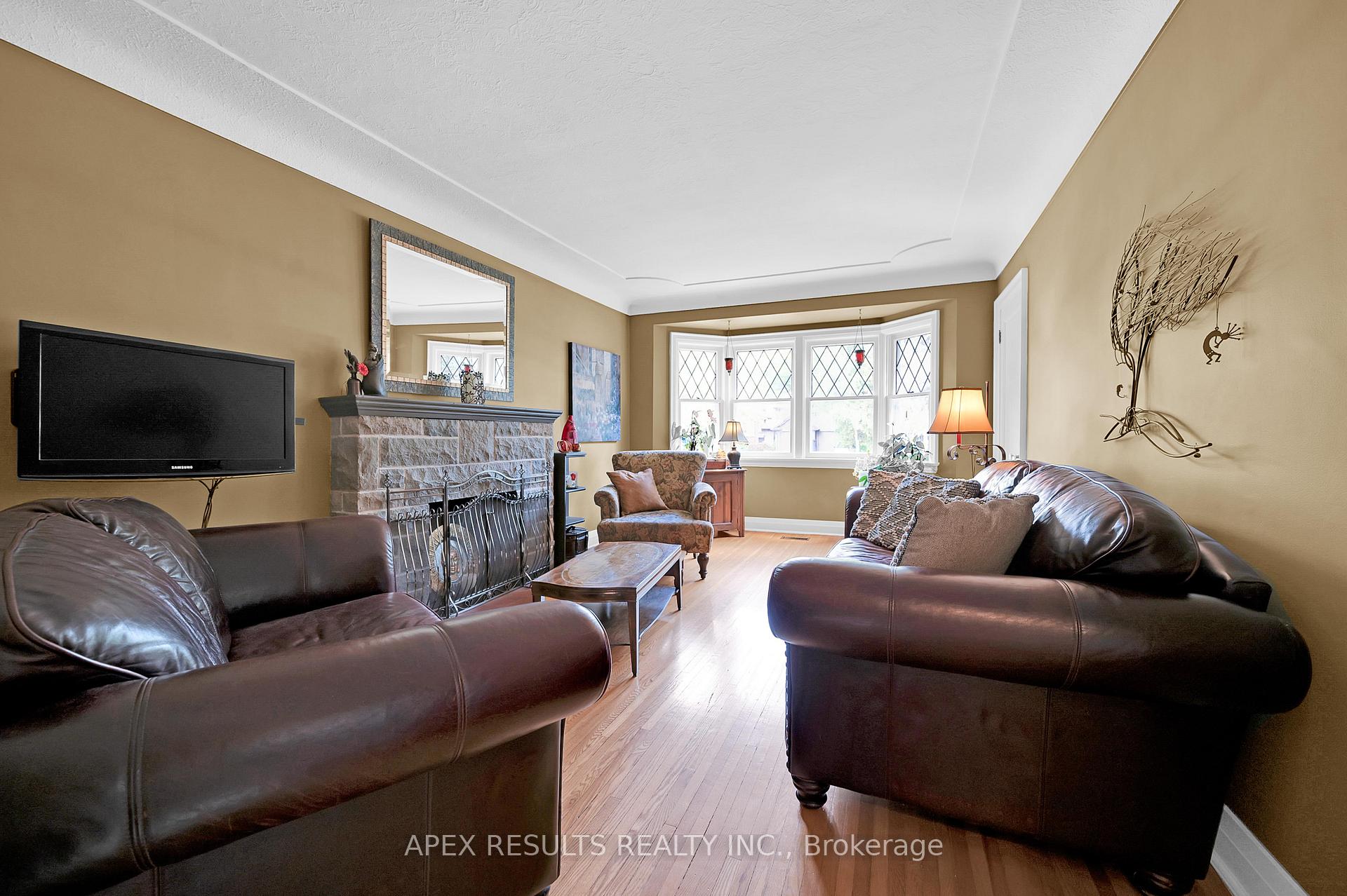 Photo 16 of 360 Guelph Line, Burlington, Brant — HOMEH