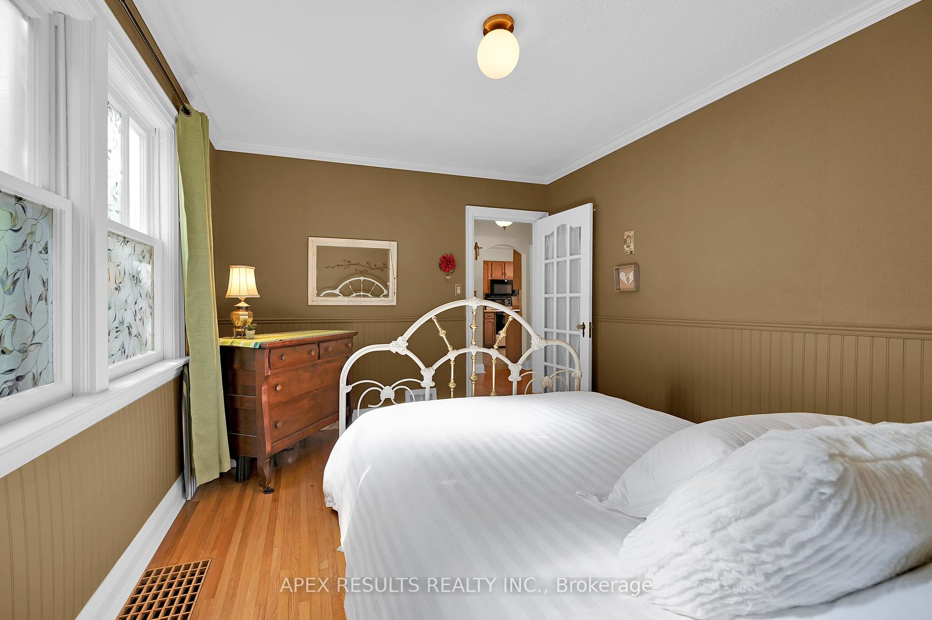 Photo 19 of 360 Guelph Line, Burlington, Brant — HOMEH
