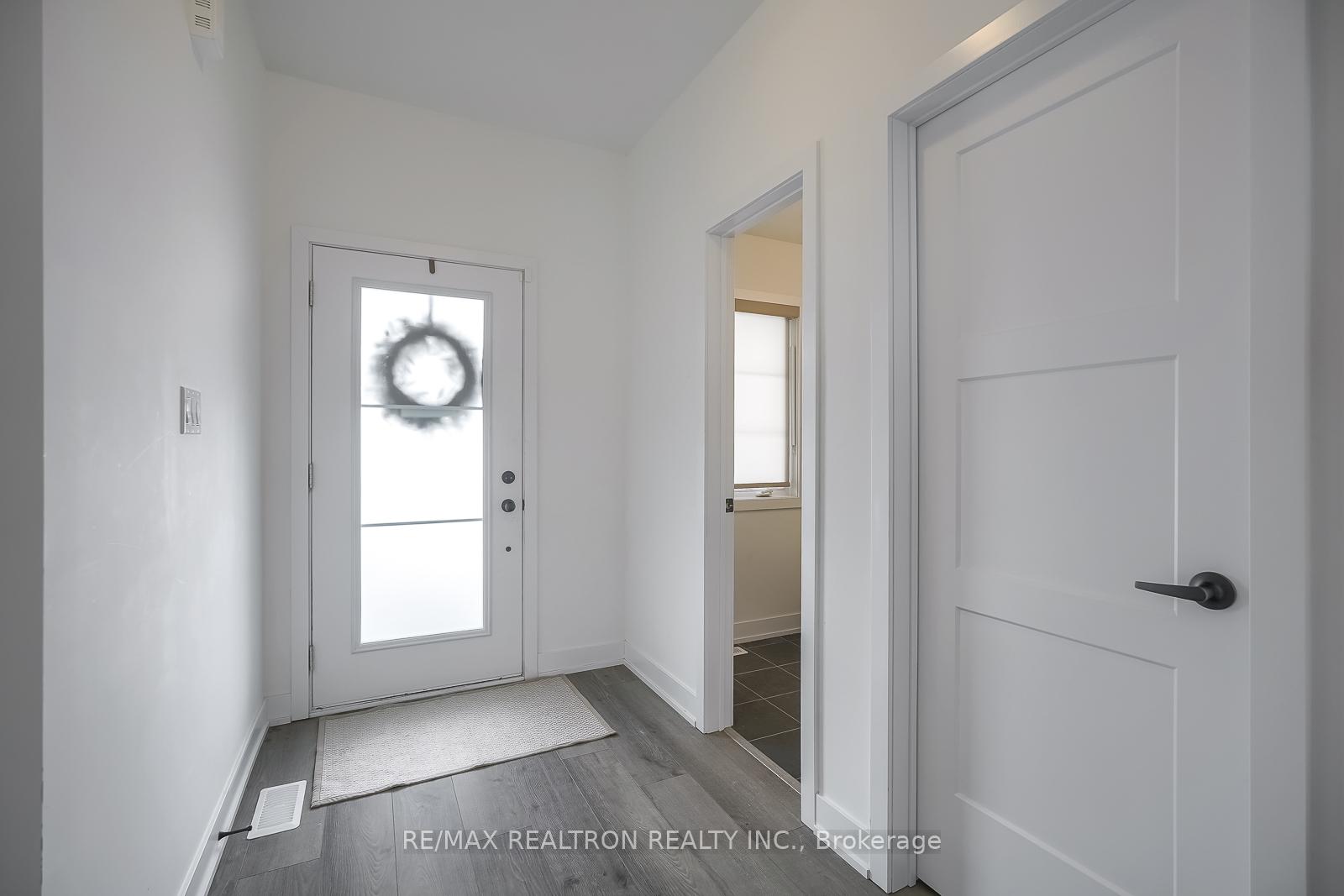 Photo 7 of 240 Prince William Way, Barrie, Rural Barrie Southeast — HOMEH