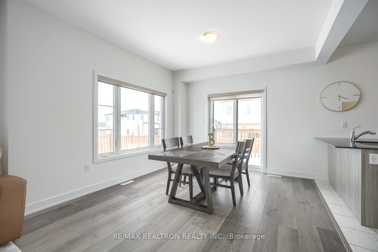 Photo 13 of 240 Prince William Way, Barrie, Rural Barrie Southeast — HOMEH