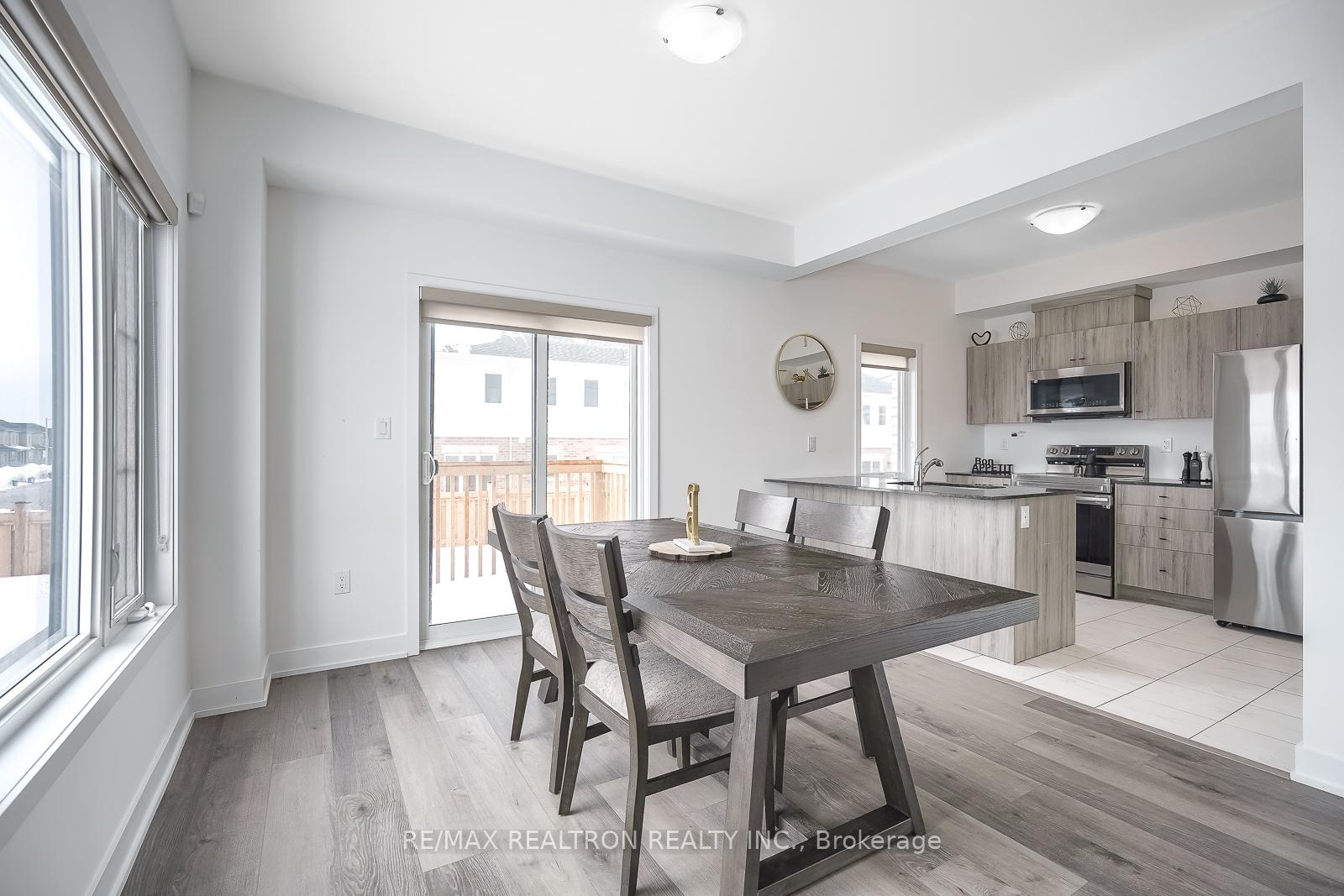 Photo 14 of 240 Prince William Way, Barrie, Rural Barrie Southeast — HOMEH