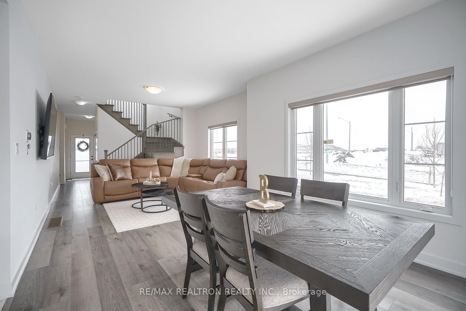 Photo 15 of 240 Prince William Way, Barrie, Rural Barrie Southeast — HOMEH