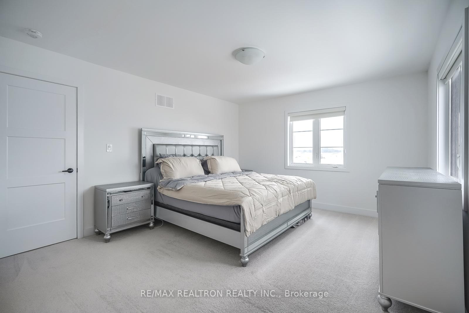 Photo 28 of 240 Prince William Way, Barrie, Rural Barrie Southeast — HOMEH