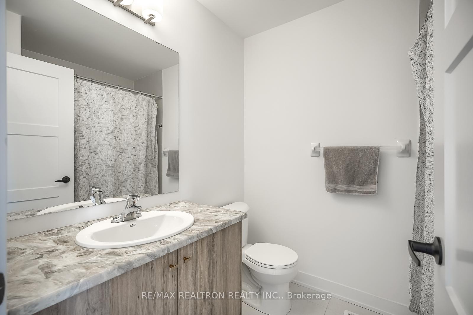 Photo 36 of 240 Prince William Way, Barrie, Rural Barrie Southeast — HOMEH