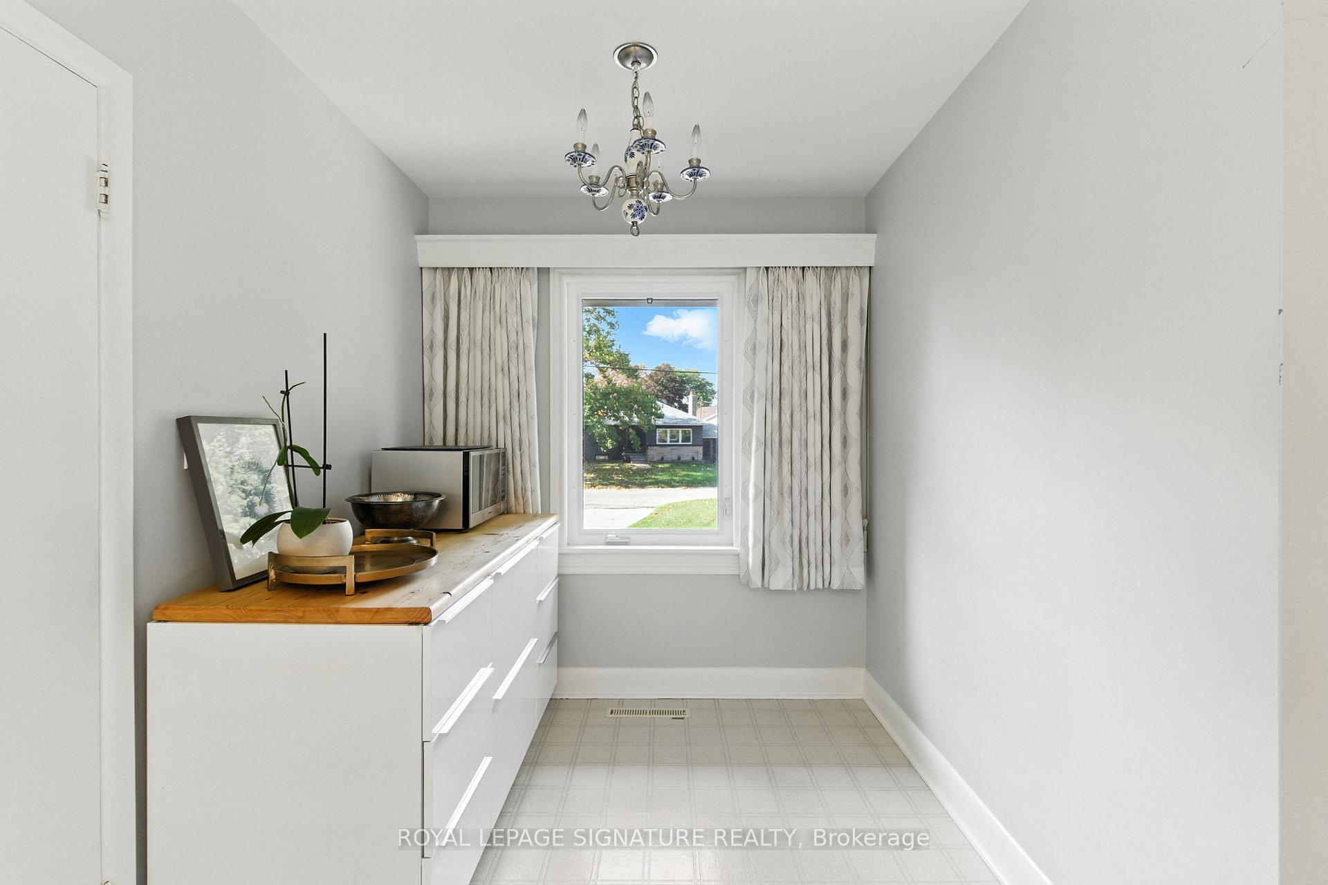 Photo 11 of 71 Grant Boulevard, Hamilton, Dundas — HOMEH