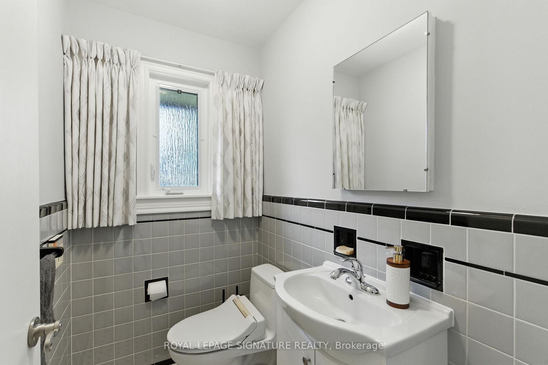 Photo 12 of 71 Grant Boulevard, Hamilton, Dundas — HOMEH