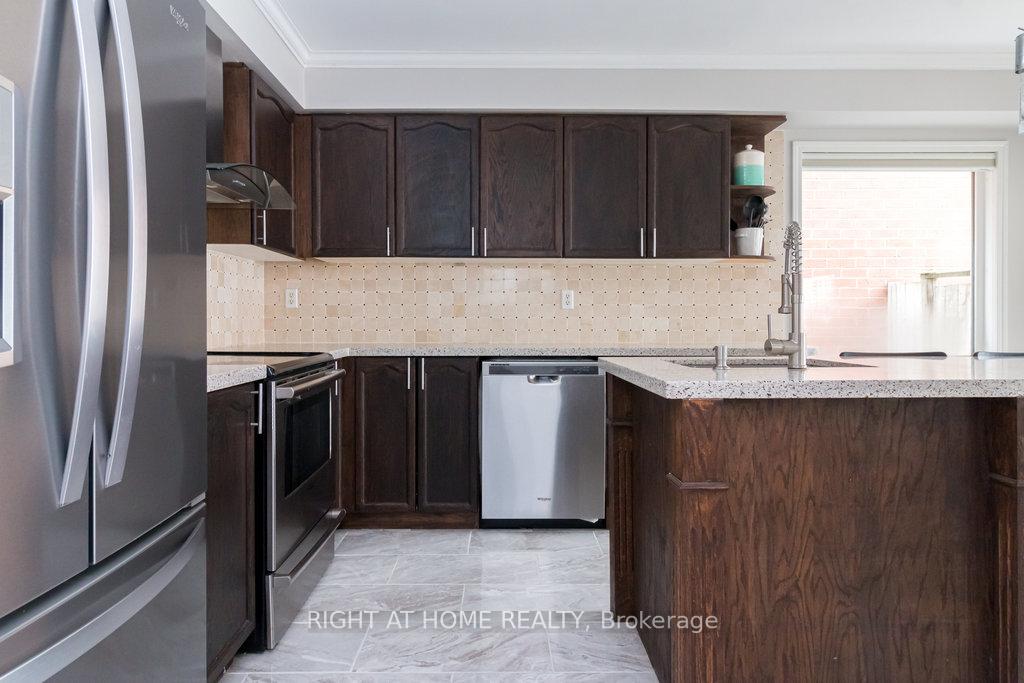 Photo 10 of 5140 Oakley Drive, Burlington, Orchard — HOMEH