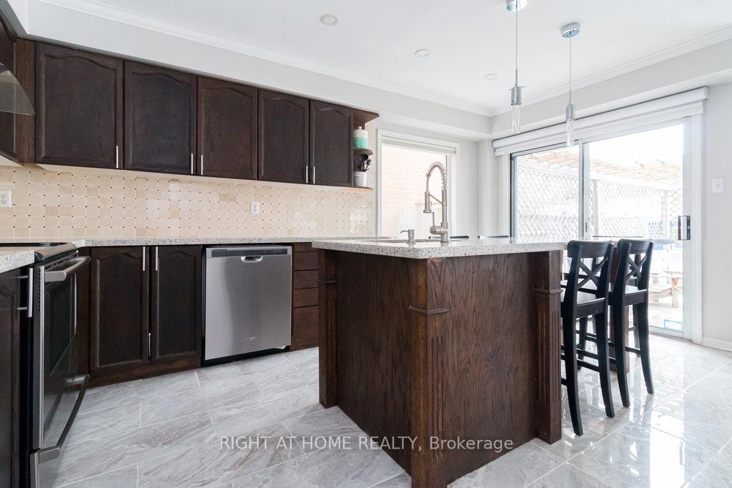 Photo 11 of 5140 Oakley Drive, Burlington, Orchard — HOMEH