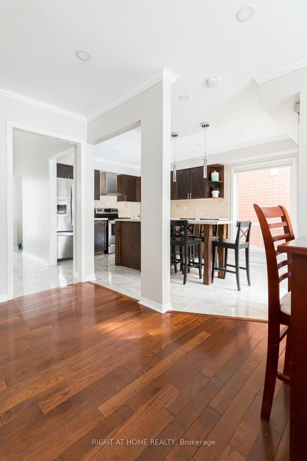 Photo 12 of 5140 Oakley Drive, Burlington, Orchard — HOMEH