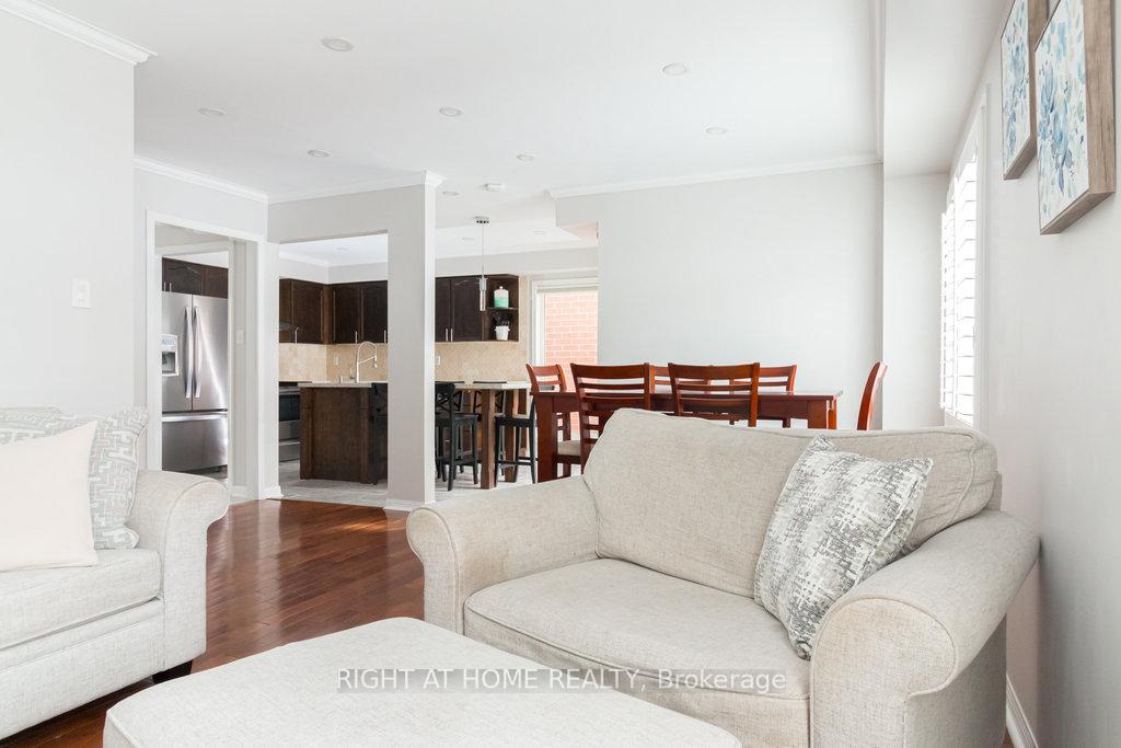 Photo 13 of 5140 Oakley Drive, Burlington, Orchard — HOMEH