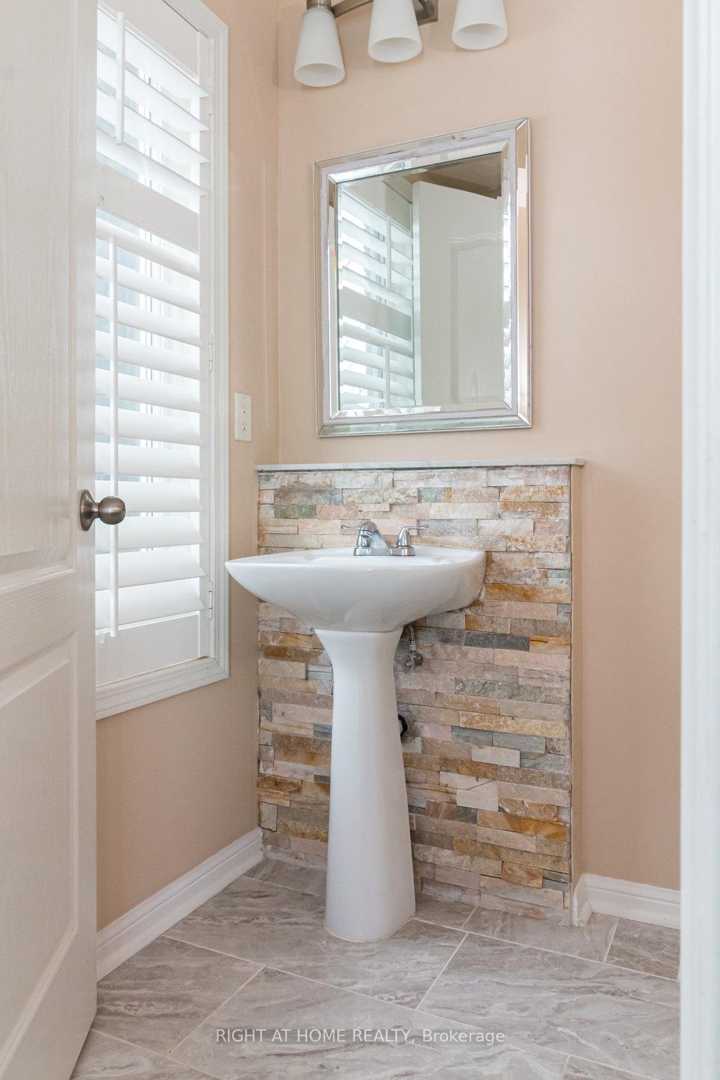 Photo 19 of 5140 Oakley Drive, Burlington, Orchard — HOMEH