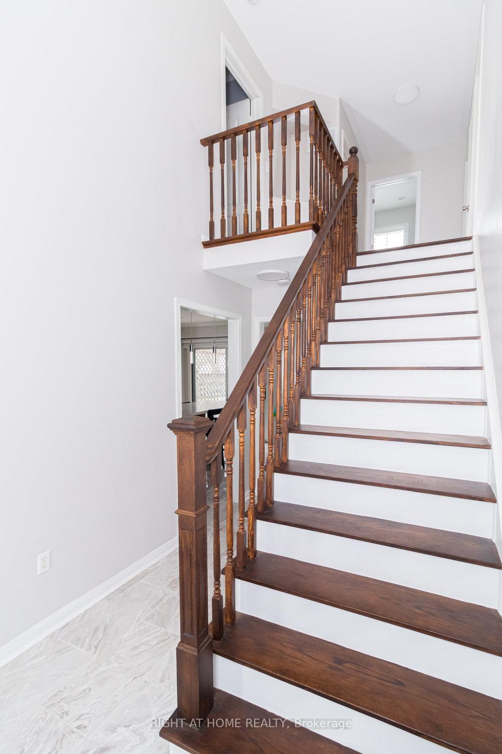 Photo 20 of 5140 Oakley Drive, Burlington, Orchard — HOMEH