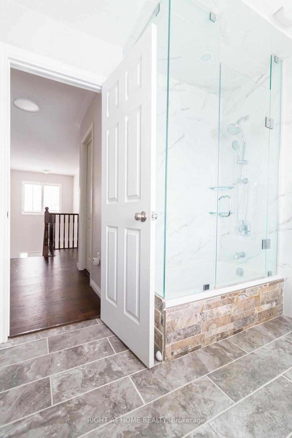Photo 30 of 5140 Oakley Drive, Burlington, Orchard — HOMEH